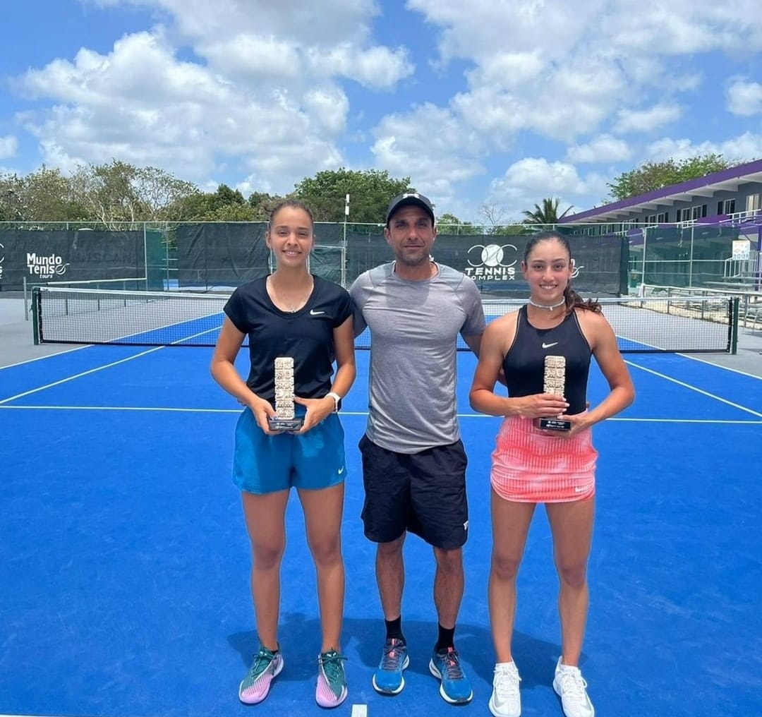 מיקה בוחניק, קארין אלטורי עם המאמן אייל אומיד