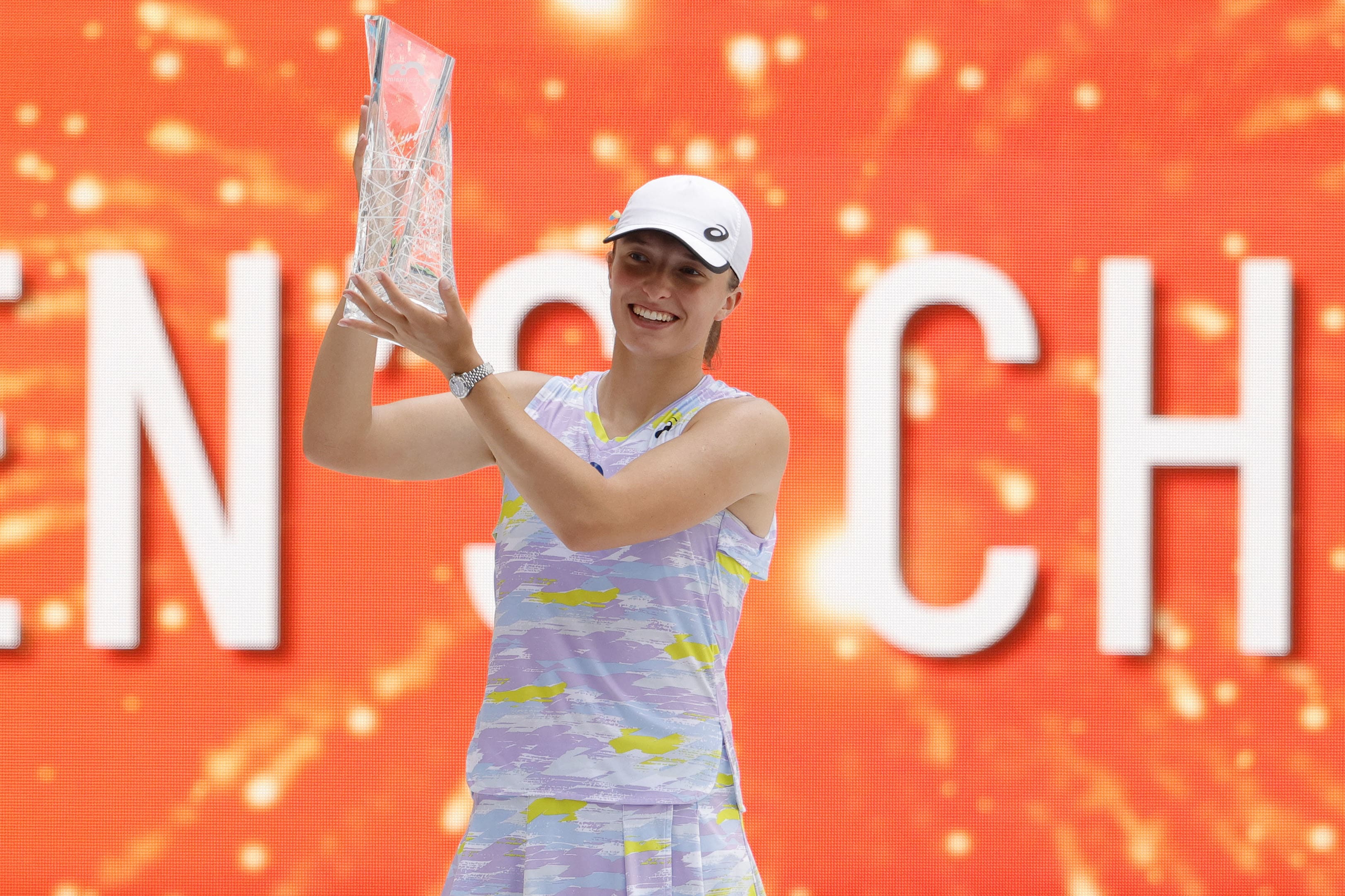 איגה שביונטק אחרי הזכייה בטורניר מיאמי