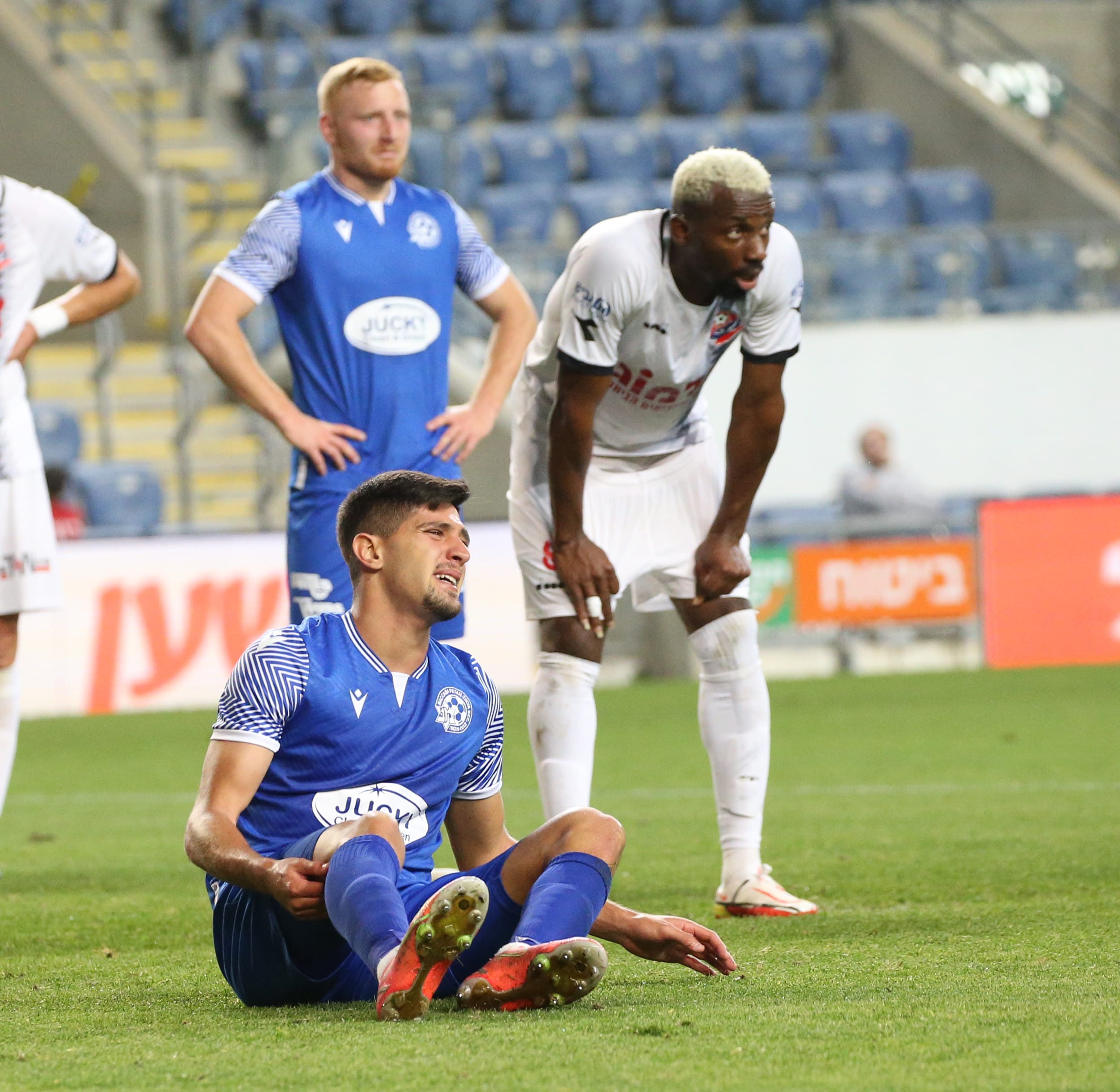 עמית מאיר שחקן מכבי פתח תקוה פצוע