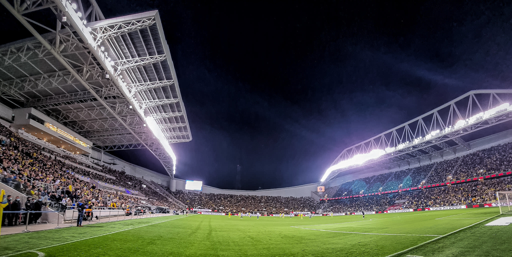 אצטדיון בלומפילד