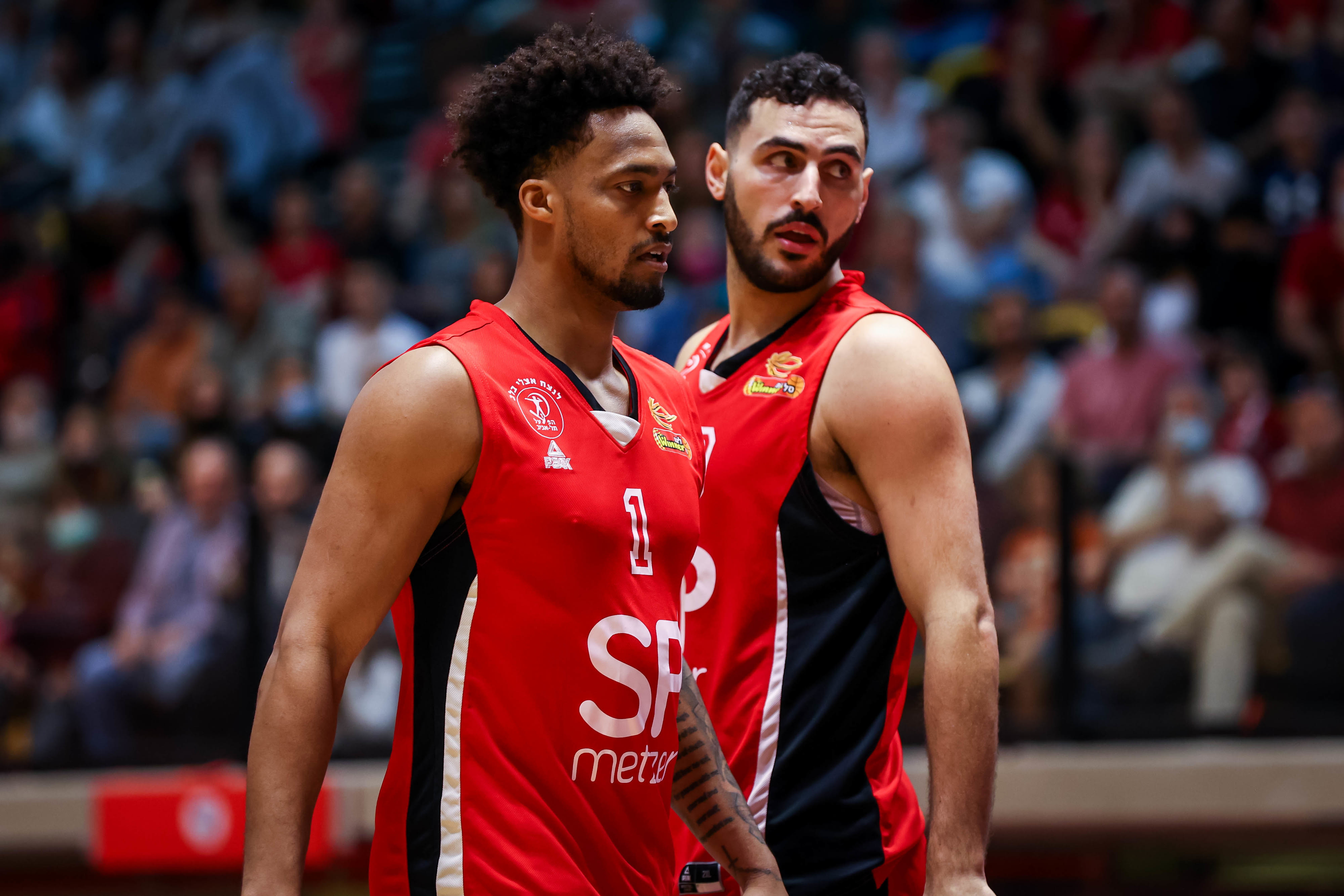 שחקני הפועל תל אביב עידן זלמנסון, ג'יי פי טוקוטו