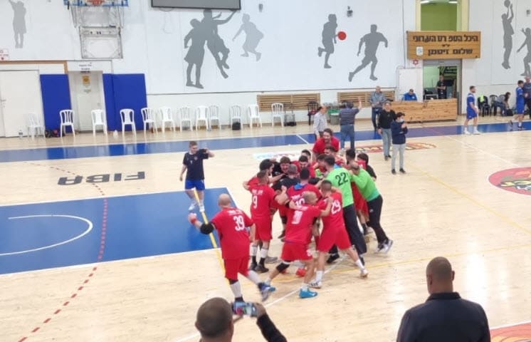 הפועל רמת גן בכדוריד חוגגת עלייה