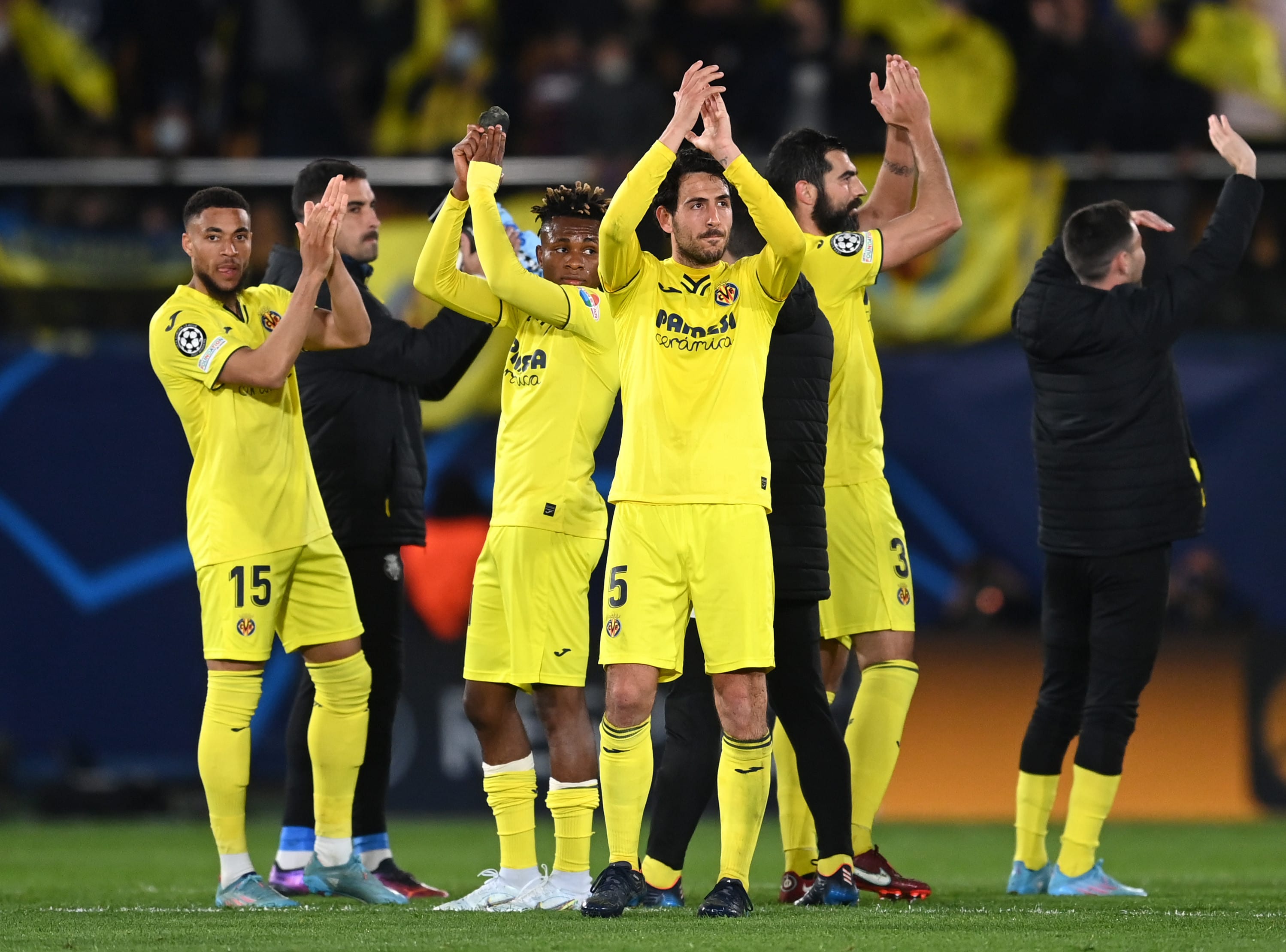 שחקני ויאריאל חוגגים לאחר הניצחון על באיירן מינכן