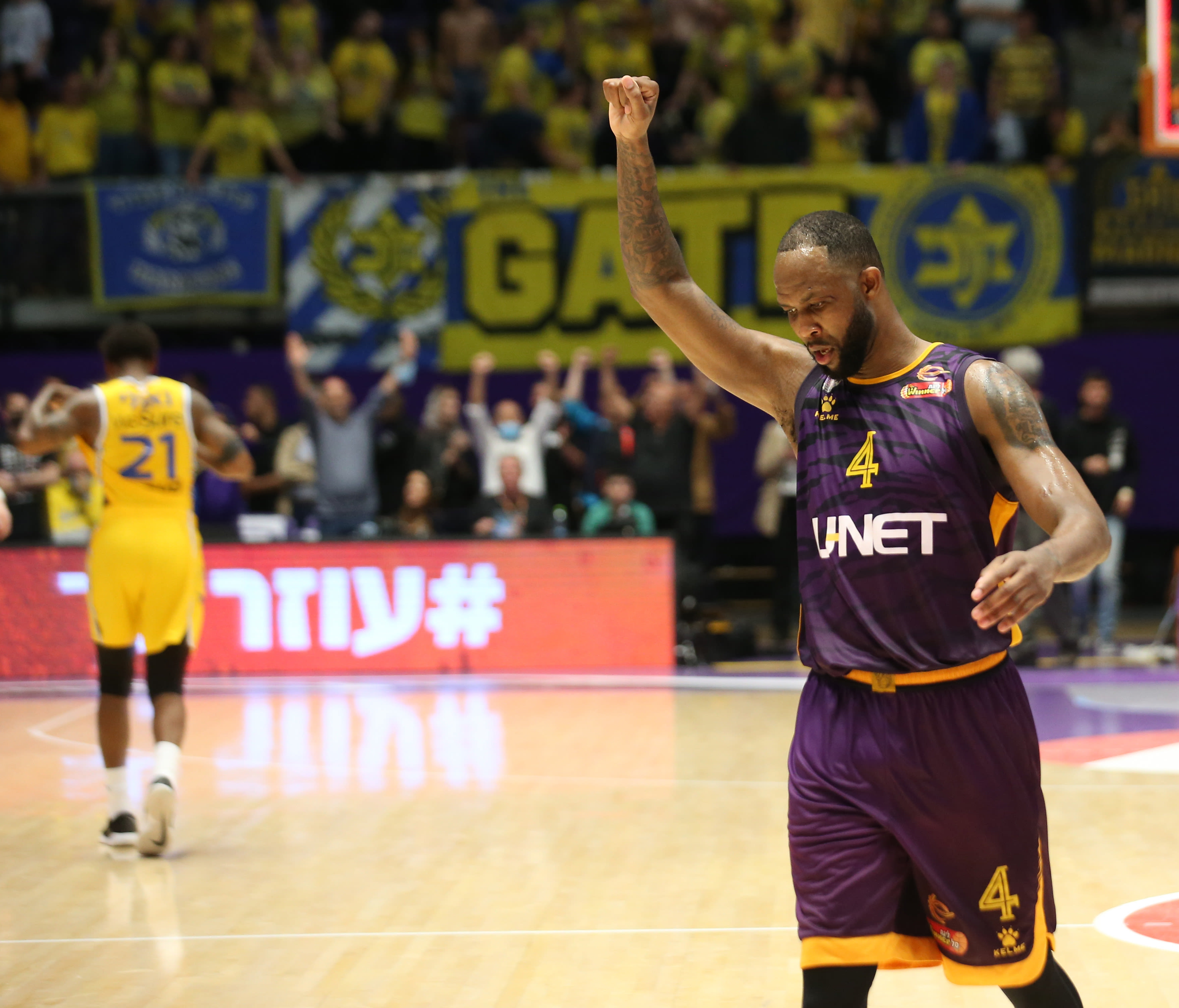 כריס ג'ונסון, שחקן הפועל חולון