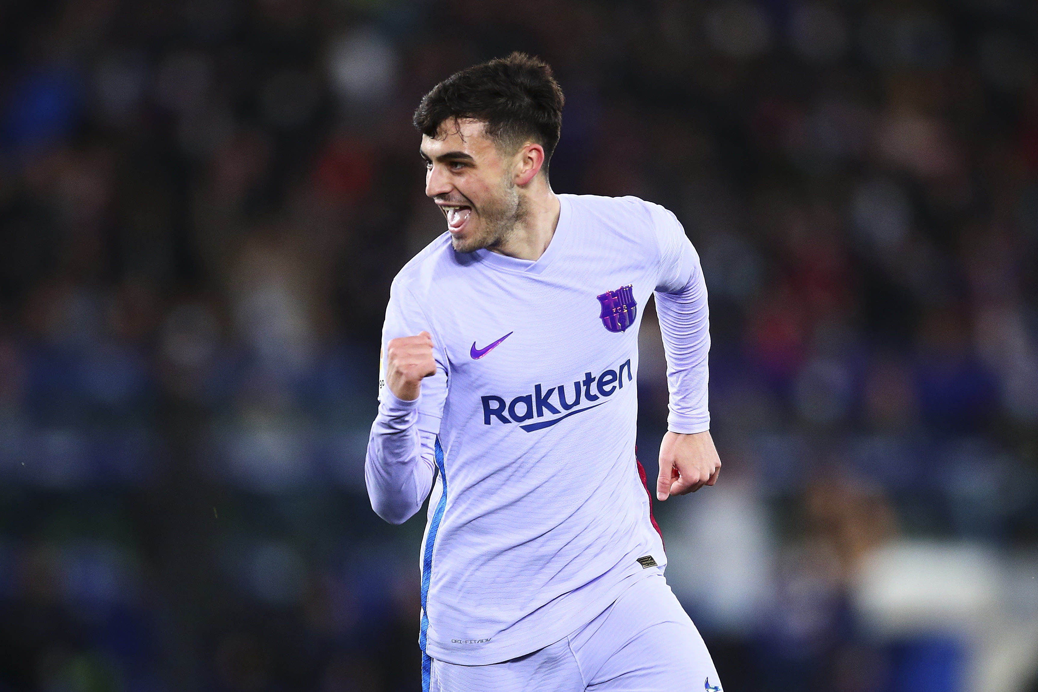 פדרי שחקן ברצלונה חוגג שער