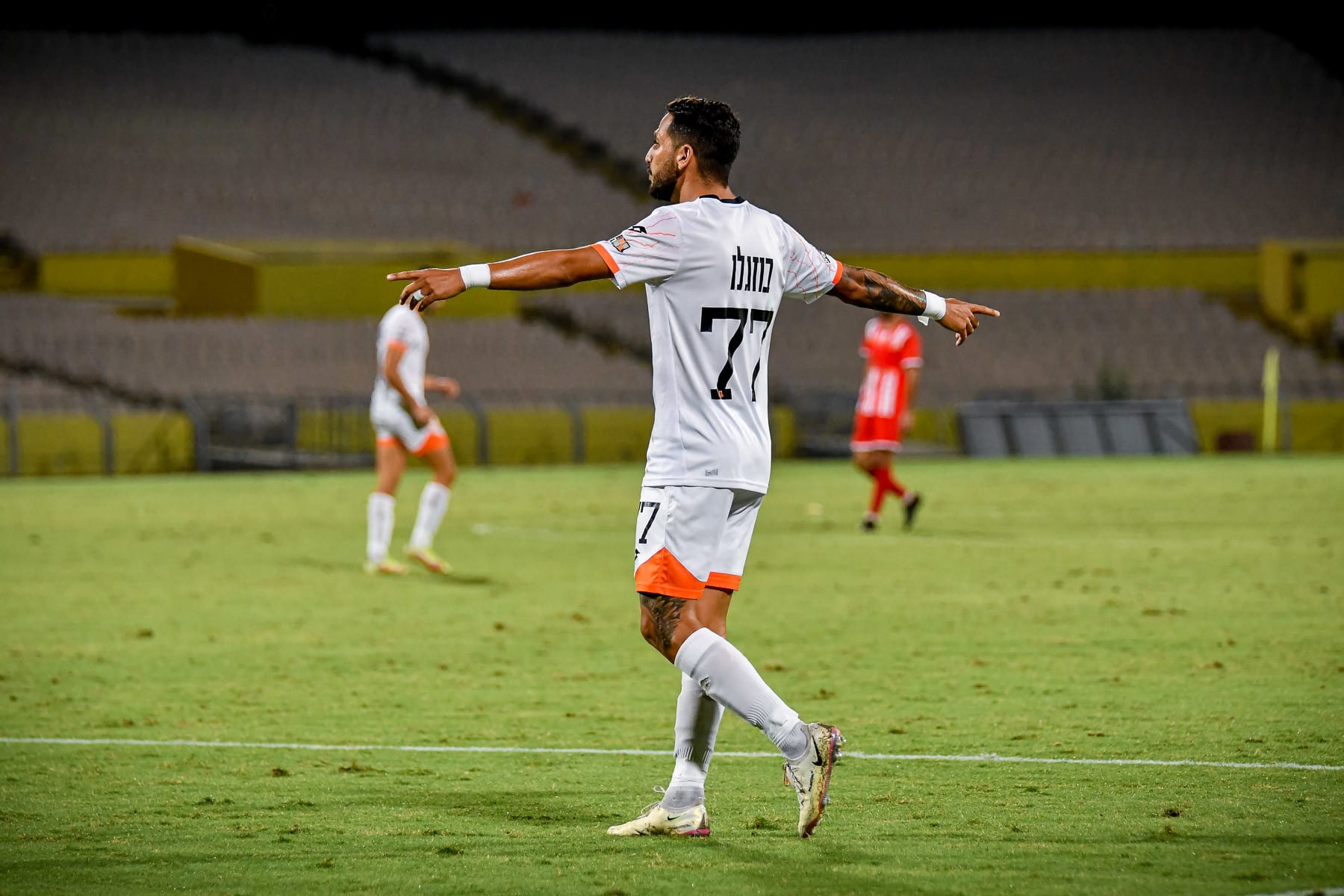 אלמוג בוזגלו שחקן בני יהודה