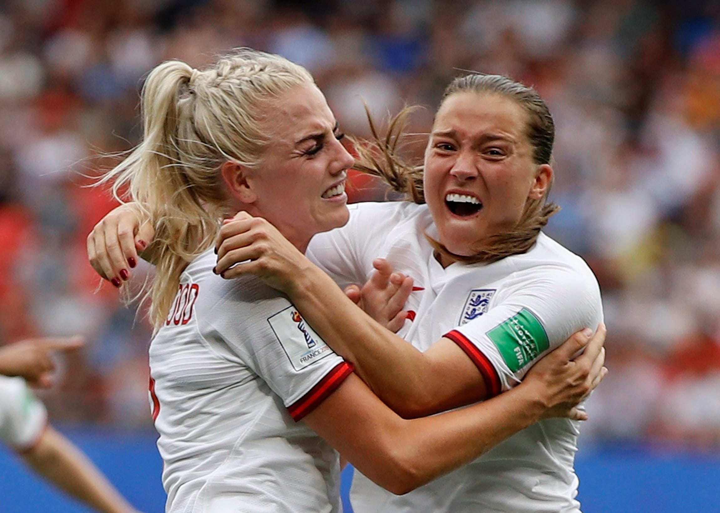 אלכס גרינווד, פראן קירבי, שחקניות נבחרת אנגליה חוגגות, כדורגל נשים