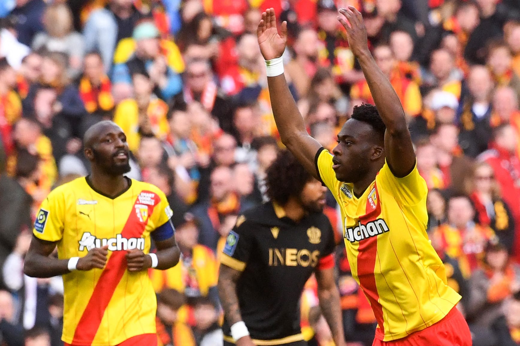 ארנו קלימואנדו שחקן לאנס חוגג שער