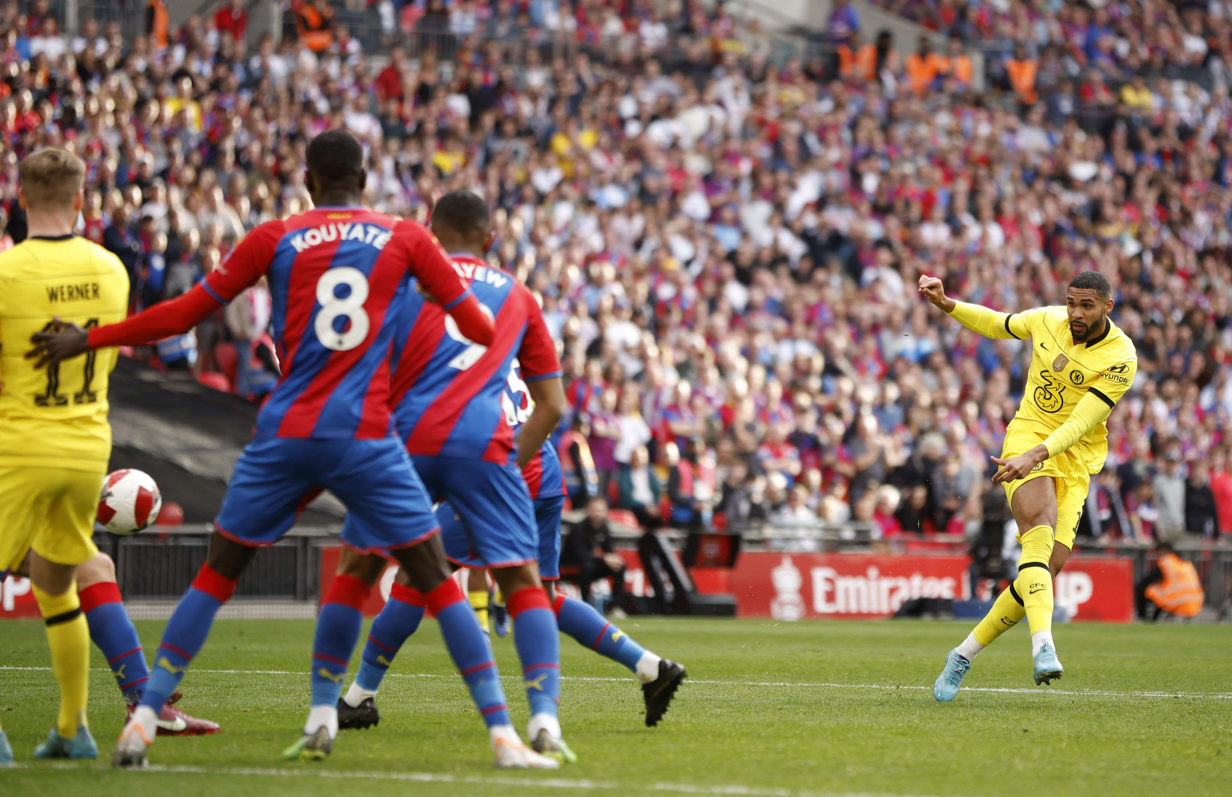 רובן לופטוס-צ'יק שחקן צ'לסי כובש מול קריסטל פאלאס