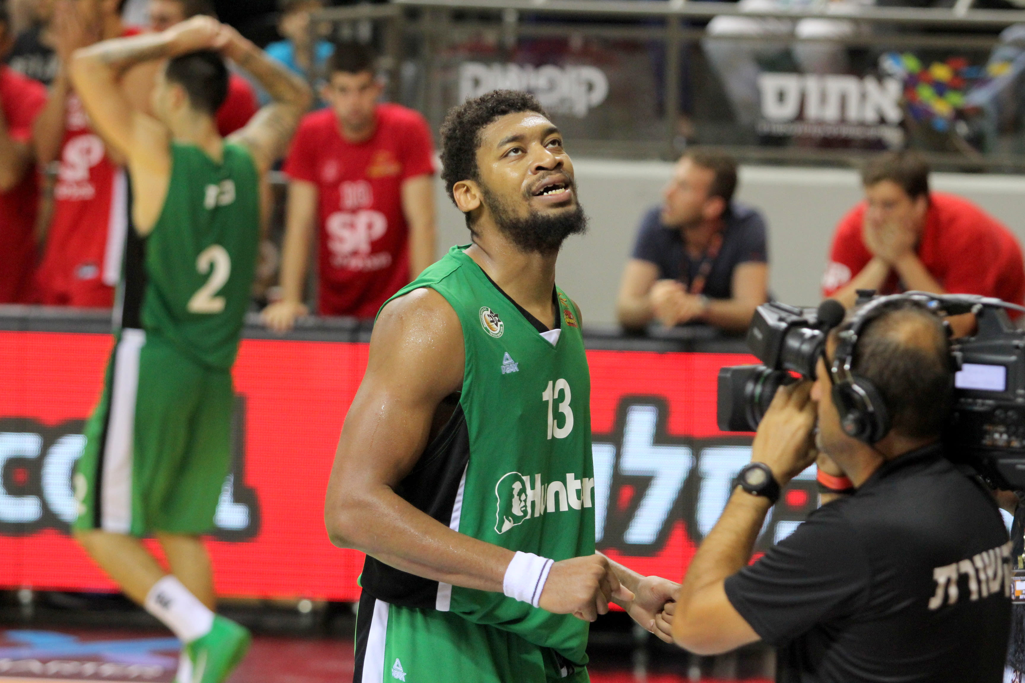 שחקן מכבי חיפה טוני מיטשל