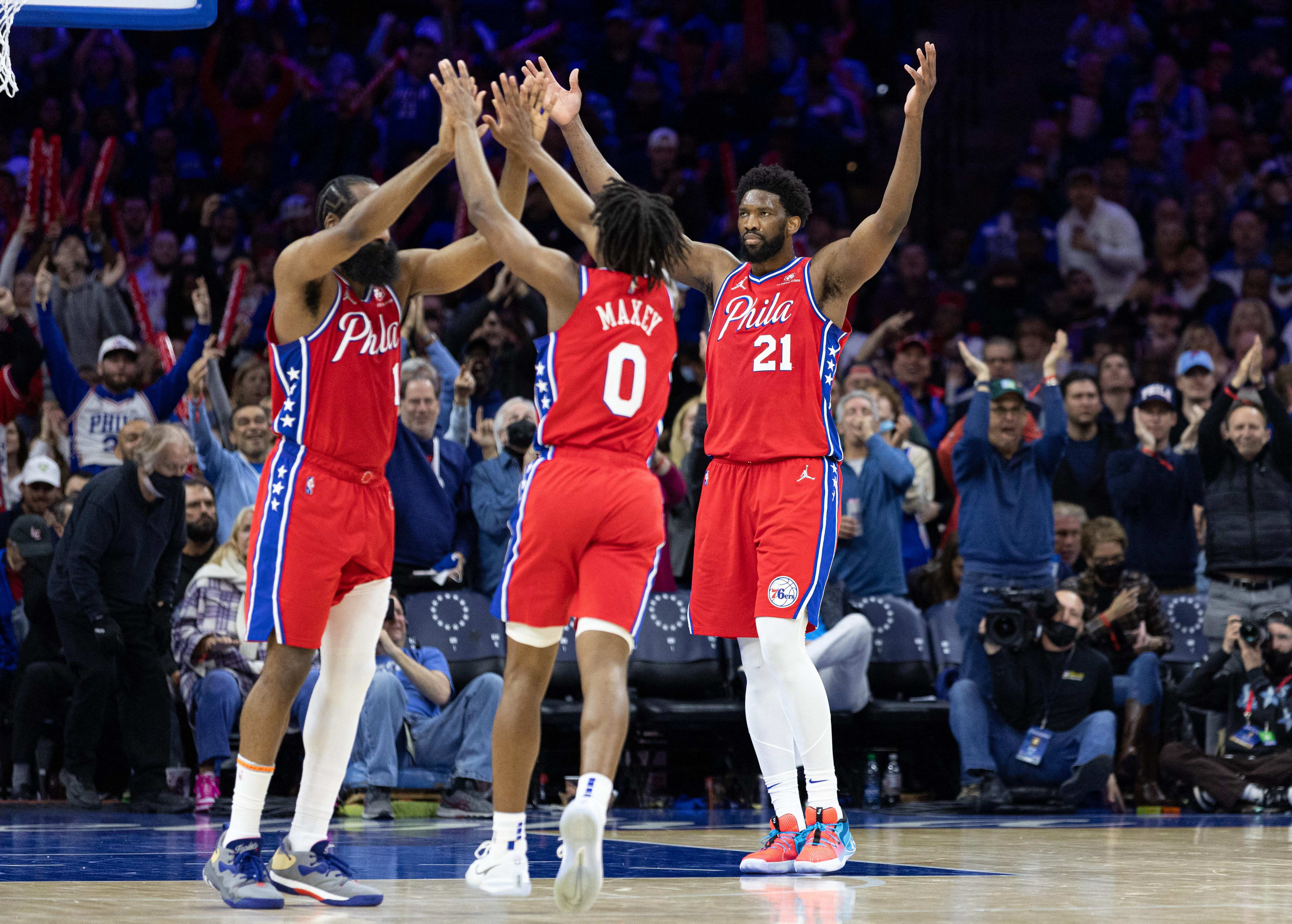 שחקני פילדלפיה סיקסרס, ג'ואל אמביד, ג'יימס הארדן, טייריס מקסי