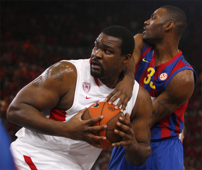 פיט מיקל, ברצלונה, לצד סופוקליס סחורציאניטיס, אולימפיאקוס