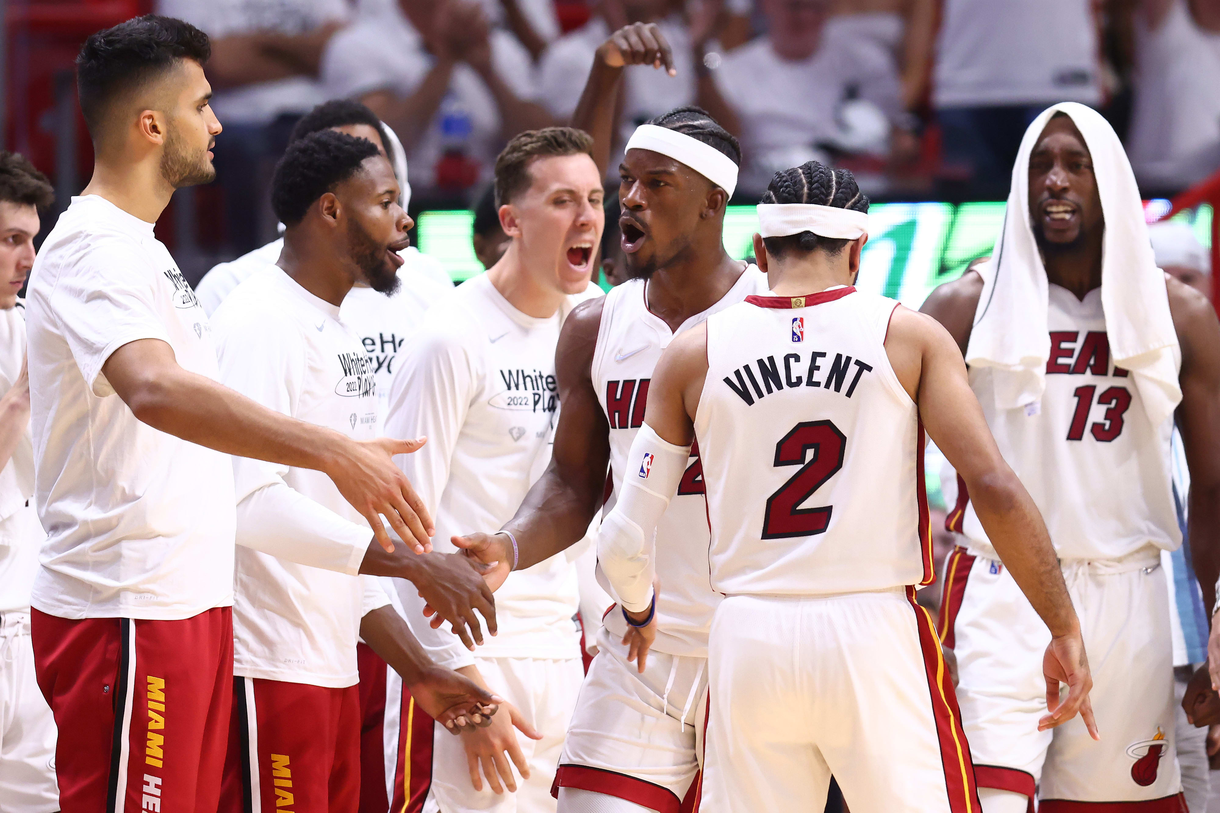 שחקני מיאמי היט חוגגים עם ג'ימי באטלר