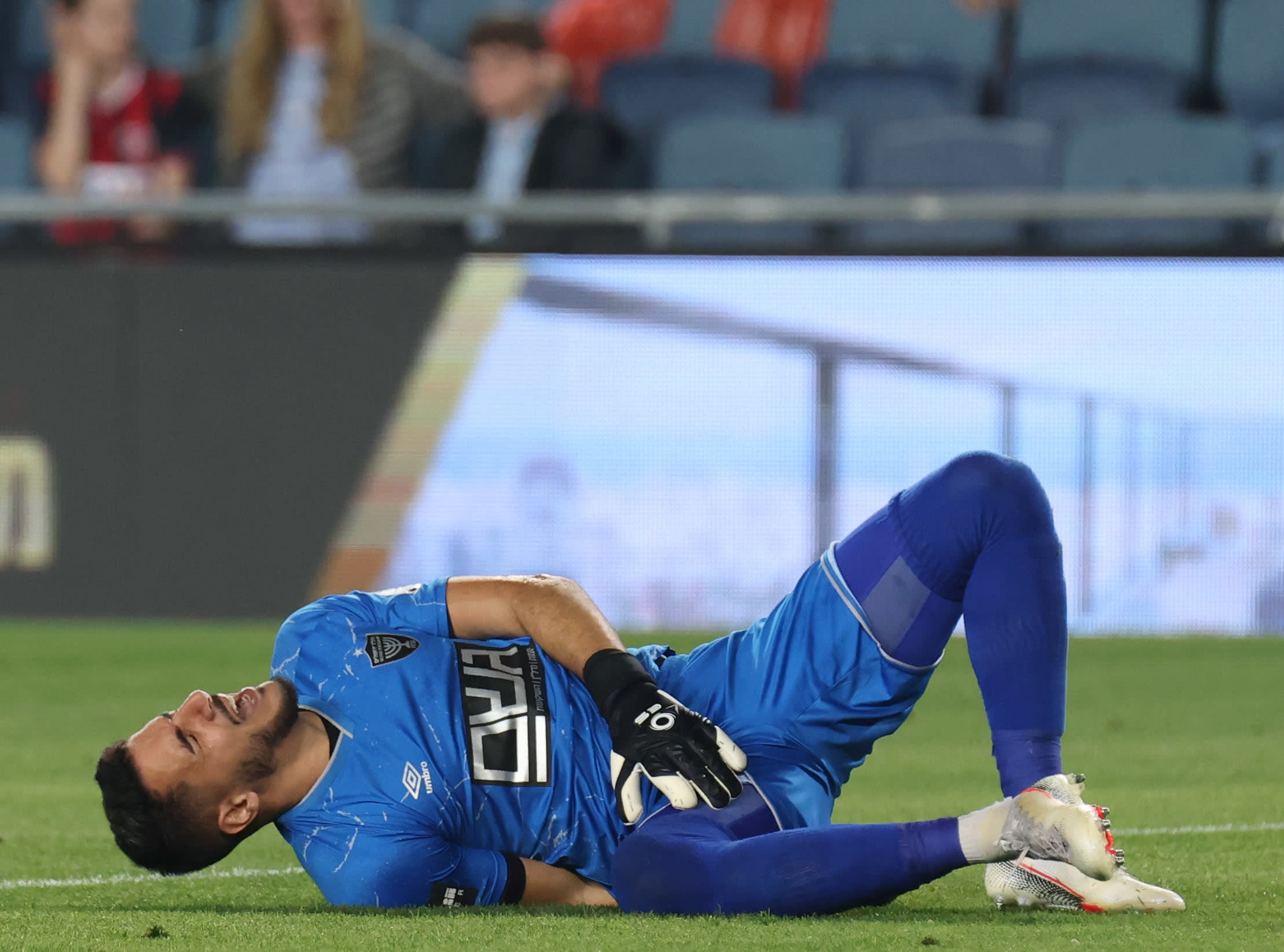 איתמר ניצן שוער בית"ר ירושלים פצוע