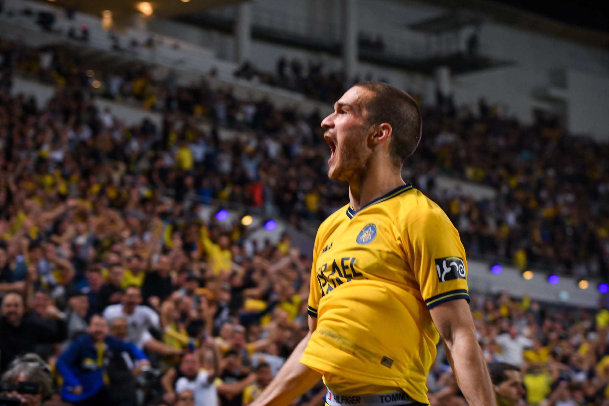 שחקן מכבי תל אביב ג'ורג'ה יובאנוביץ' חוגג