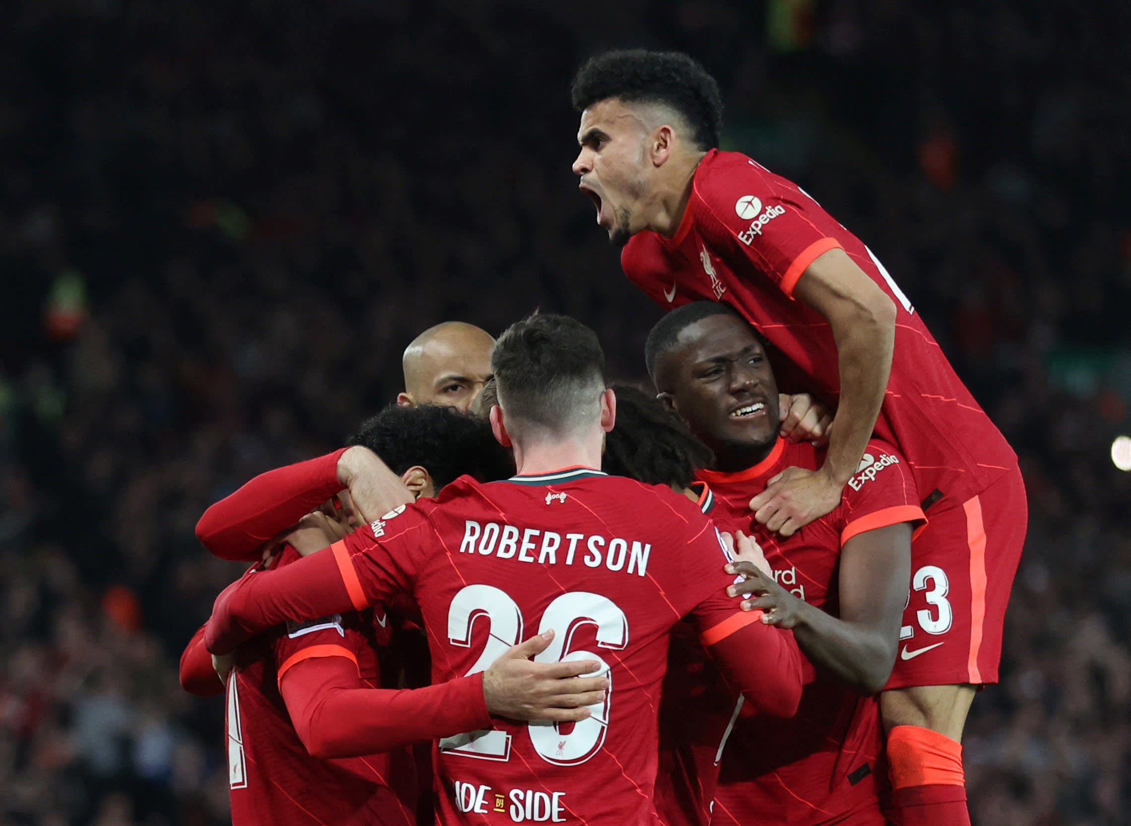 שחקני ליברפול חוגגים באנפילד מול ויאריאל