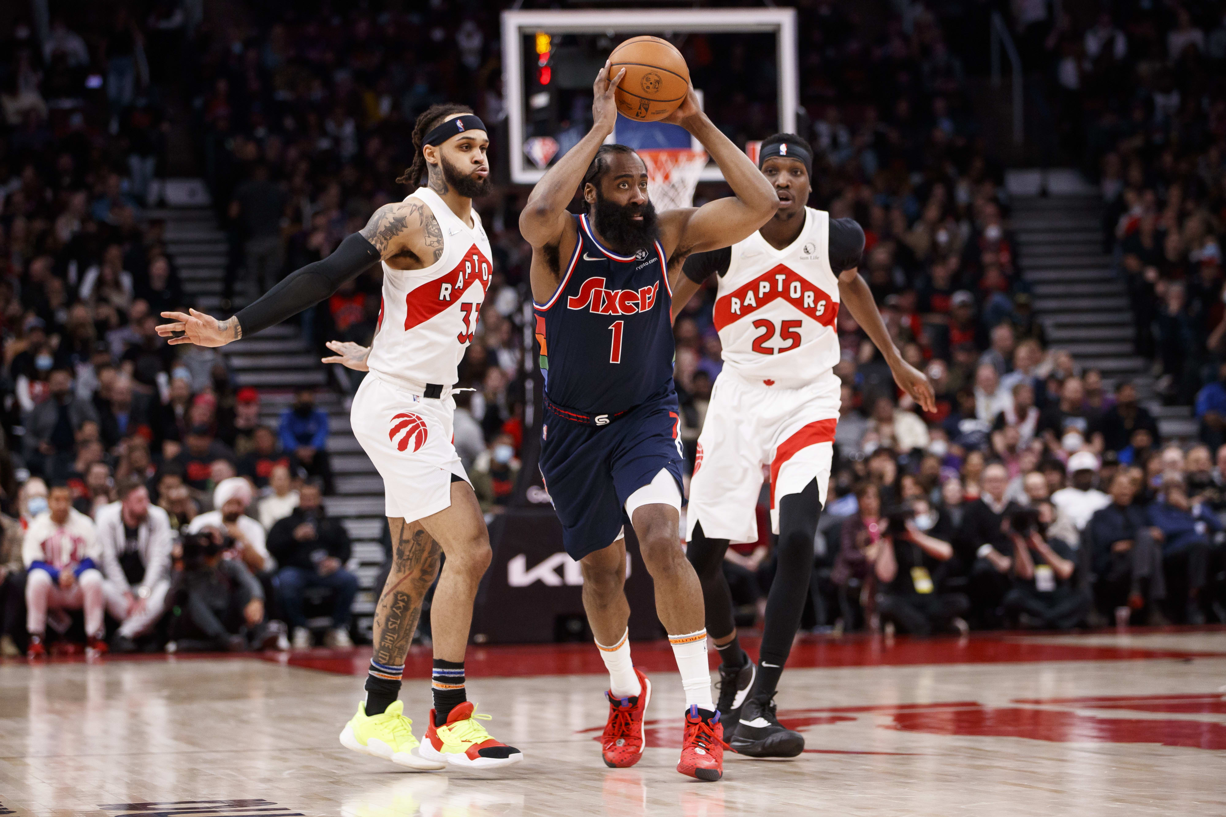 ג'יימס הארדן, פילדלפיה סיקסרס, מול שחקני טורונטו ראפטורס גארי טרנט ג'וניור, כריס בושיי