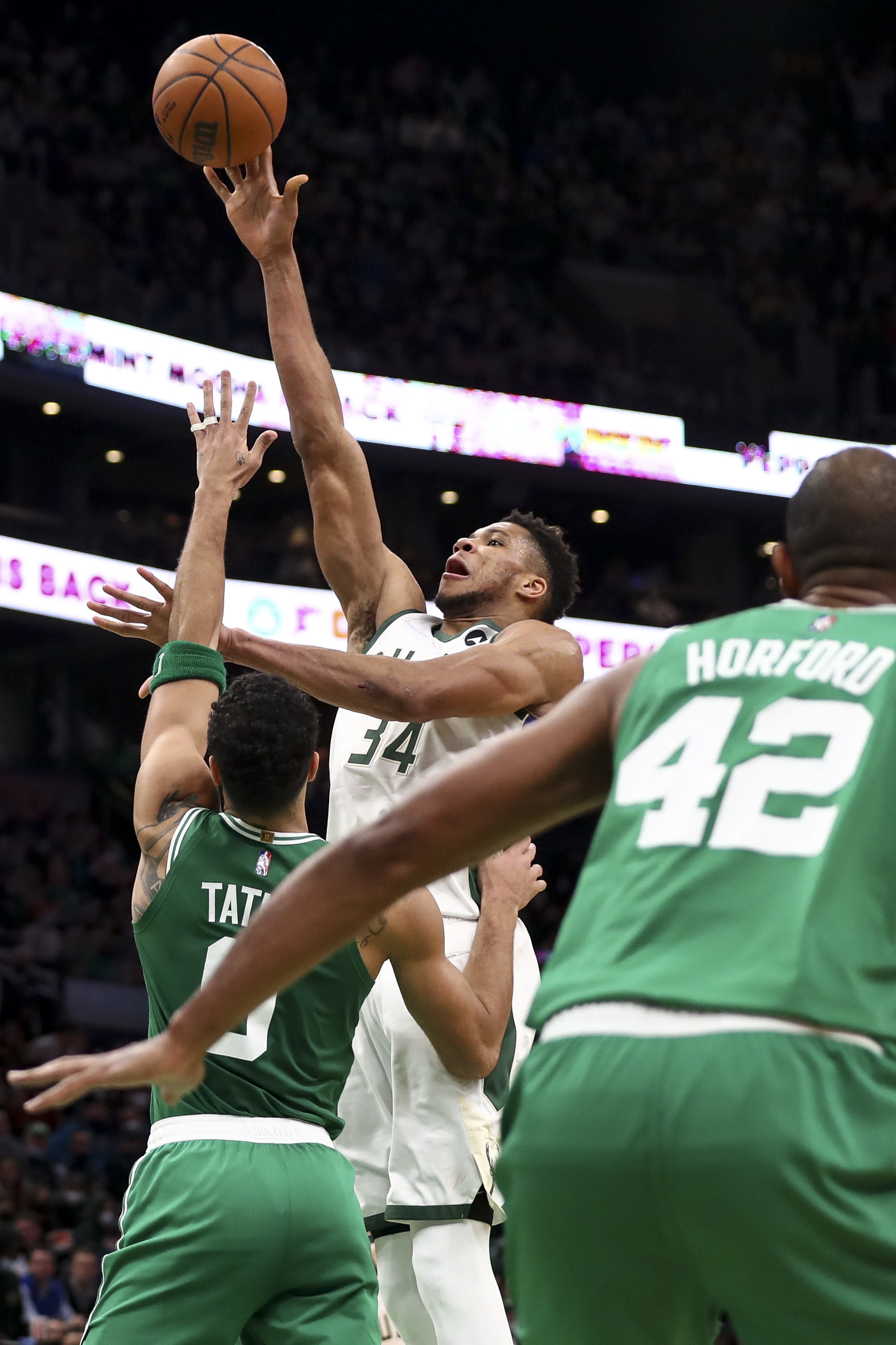 יאניס אנטטוקומפו, מילווקי באקס, מול ג'ייסון טייטום, בוסטון סלטיקס