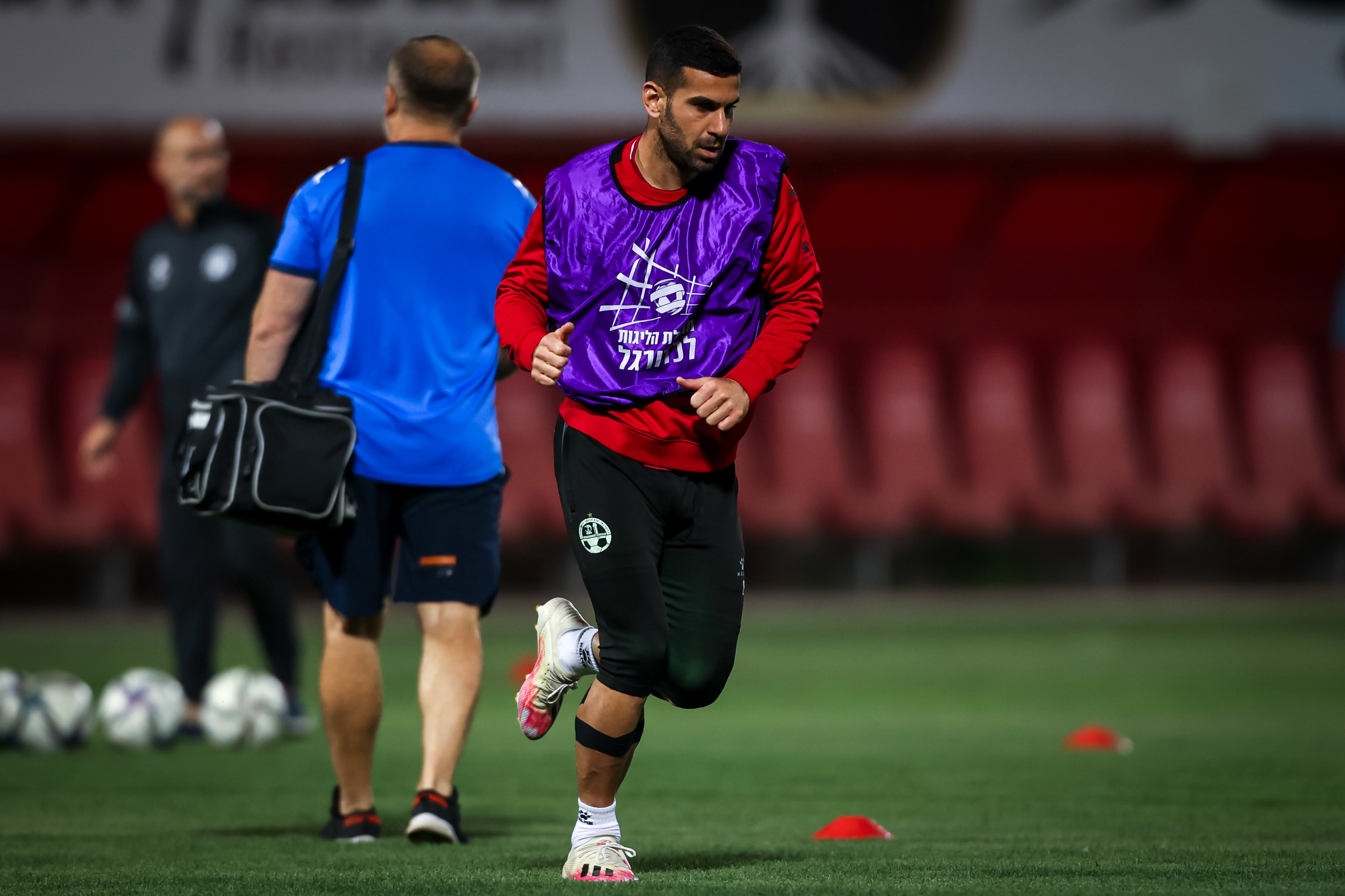 רועי גורדנה שחקן הפועל באר שבע בחימום