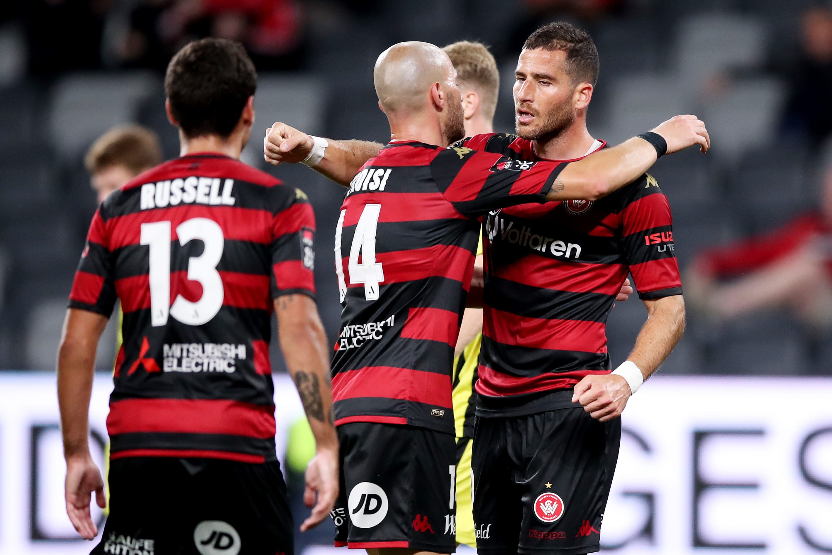 תומר חמד חוגג שער עם שחקני ווסטרן סידני