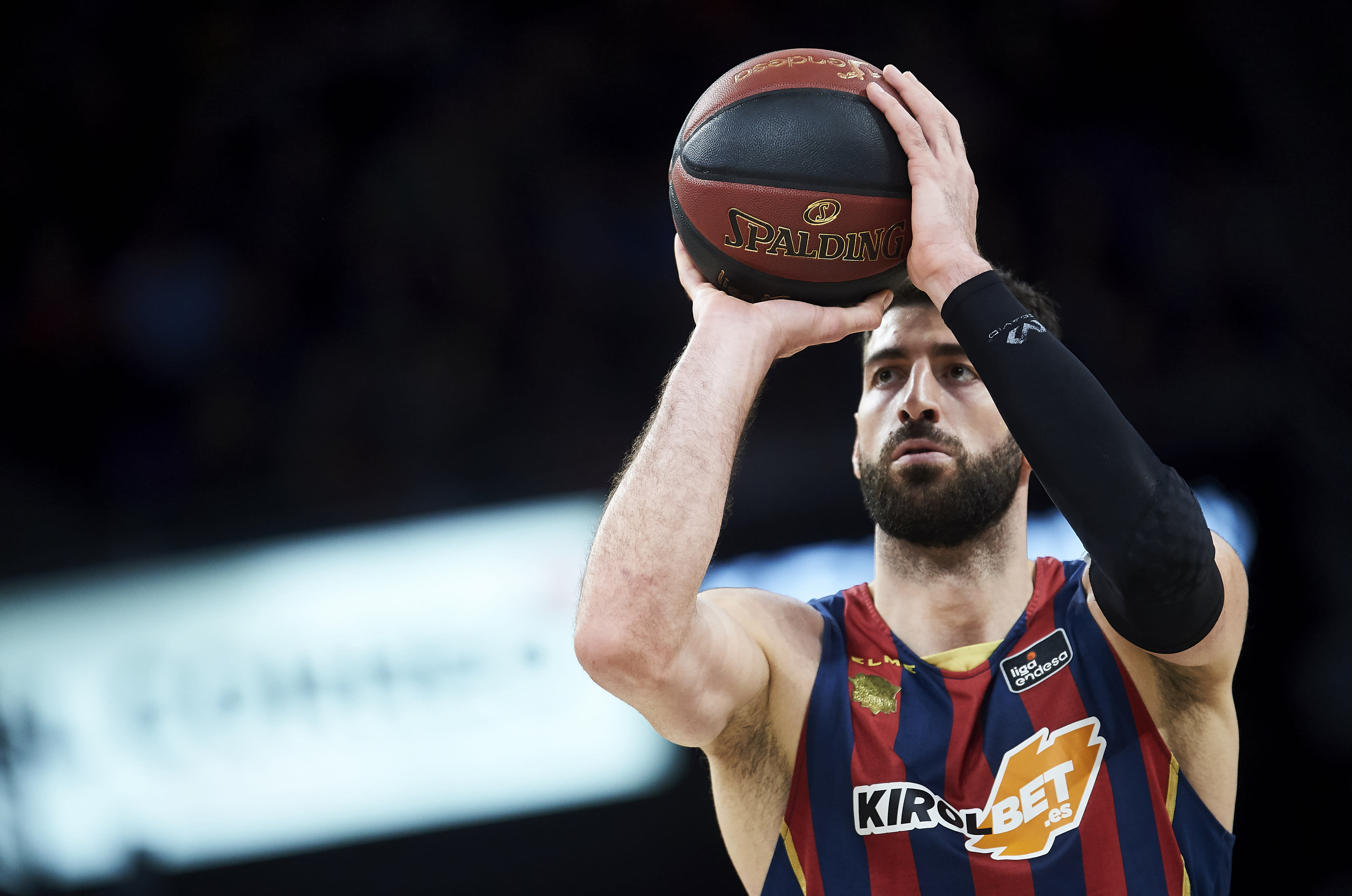 טורניקה שנגליה שחקן באסקוניה