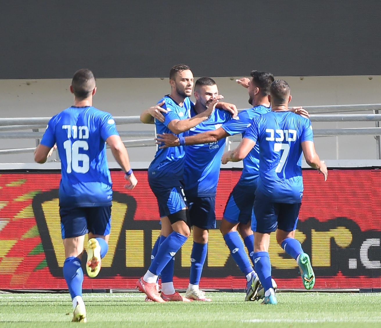 שחקני סקציה נס ציונה חוגגים