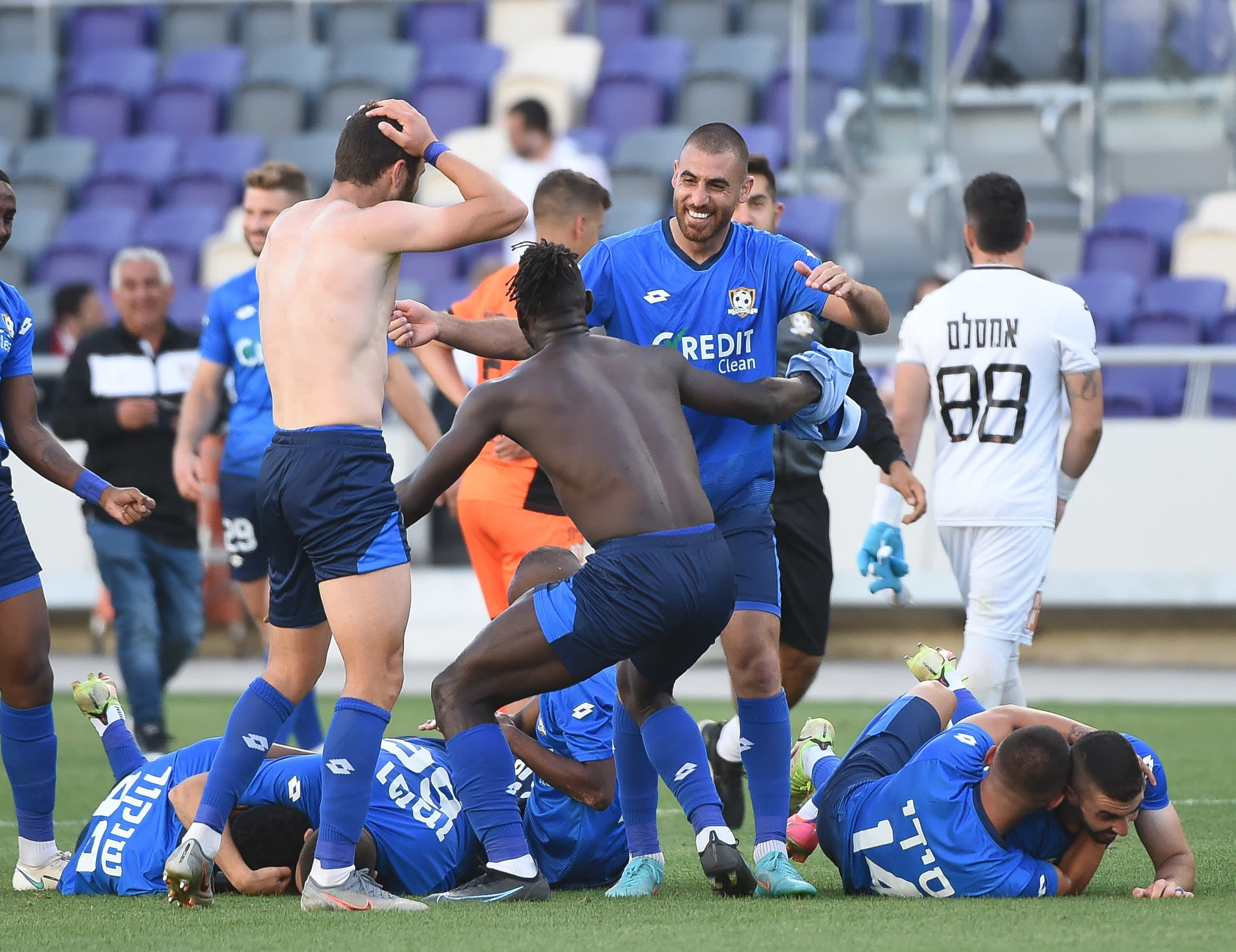 שחקני סקציה נס ציונה חוגגים