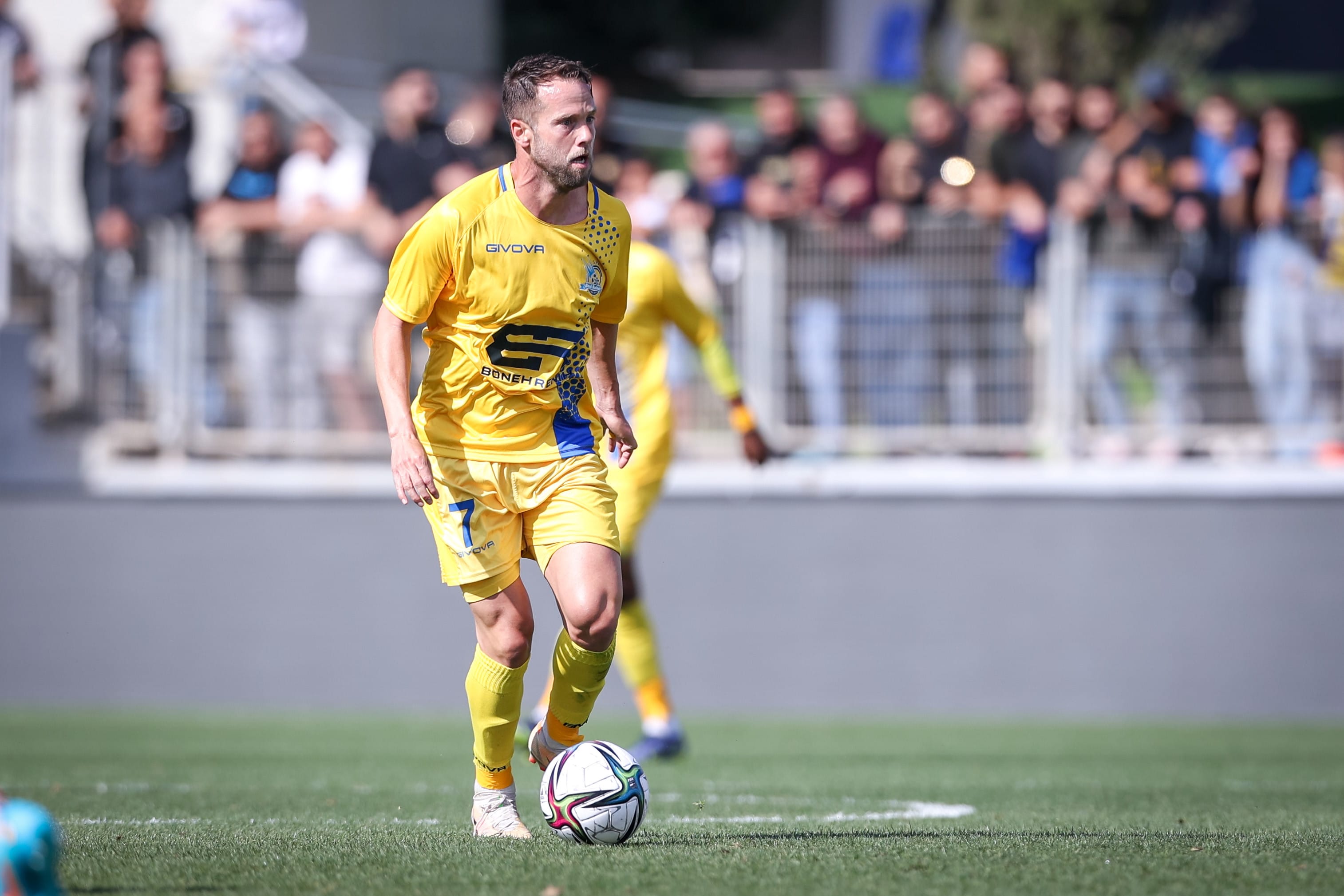 שחקן בני ריינה ריף מסיקה