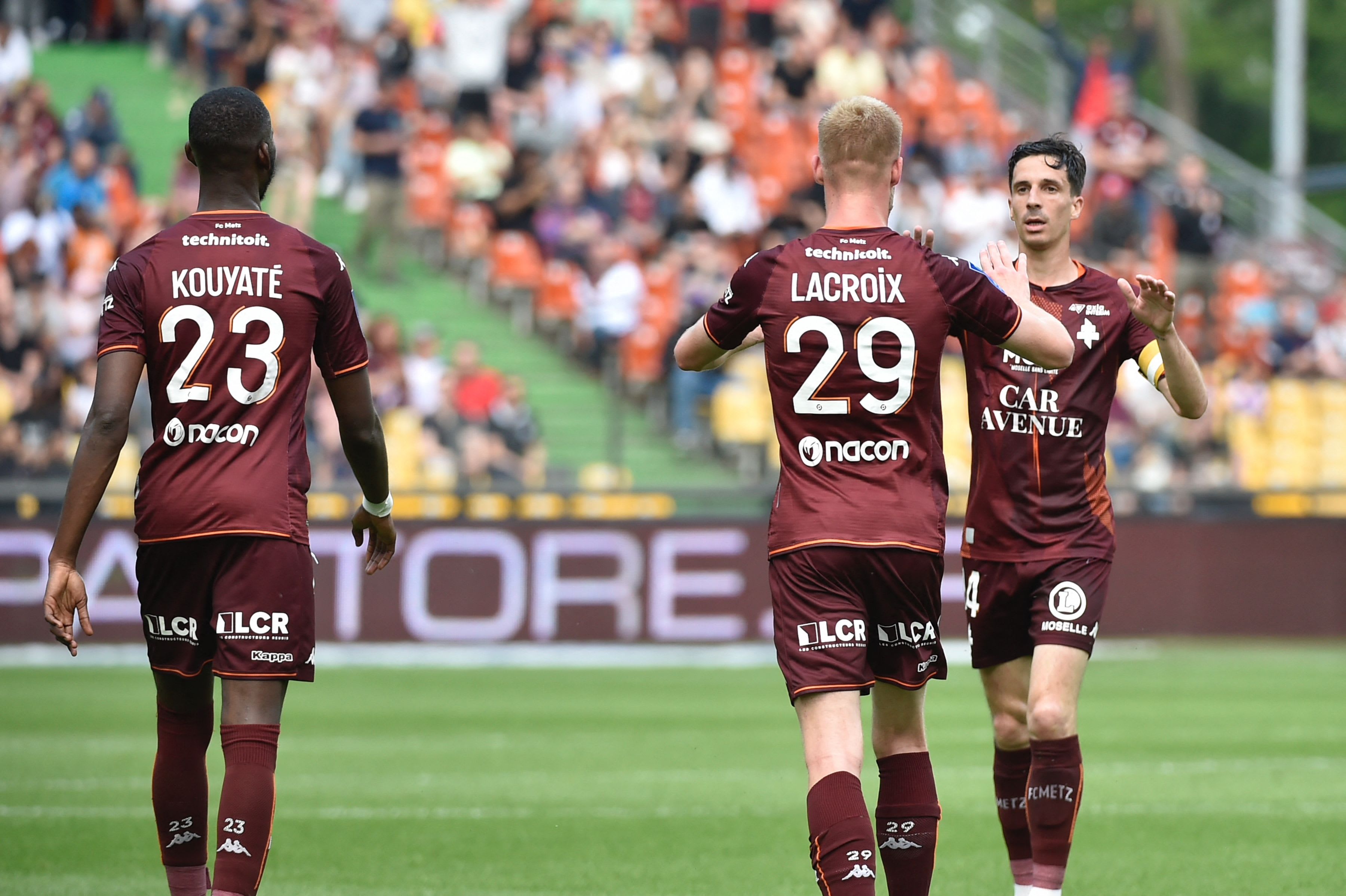 שחקני מץ חוגגים