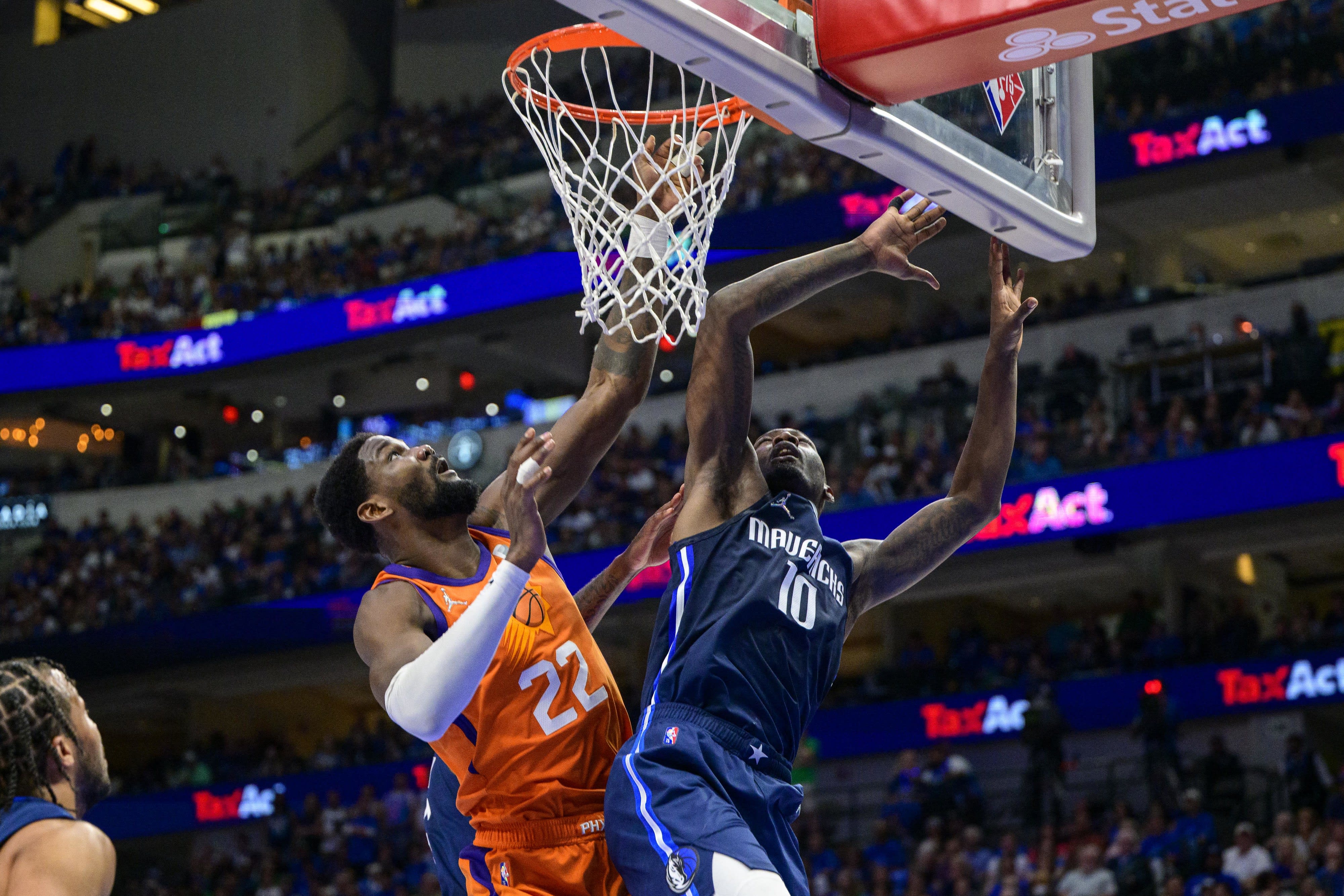 דוריאן פיני סמית' דאלאס דיאנדרה אייטון פיניקס