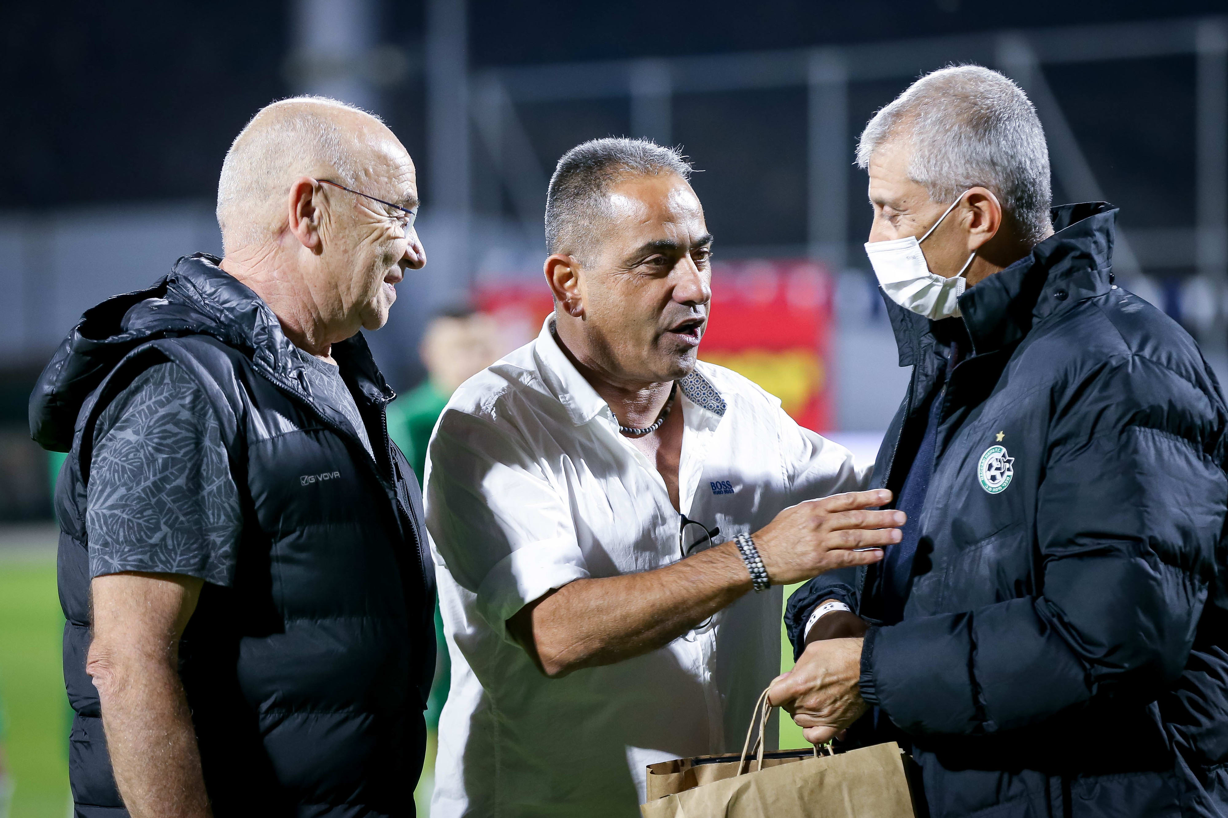 אסף בן דב מנכ"ל מכבי חיפה עם גיל ברעם מנכ"ל הפועל נוף הגליל