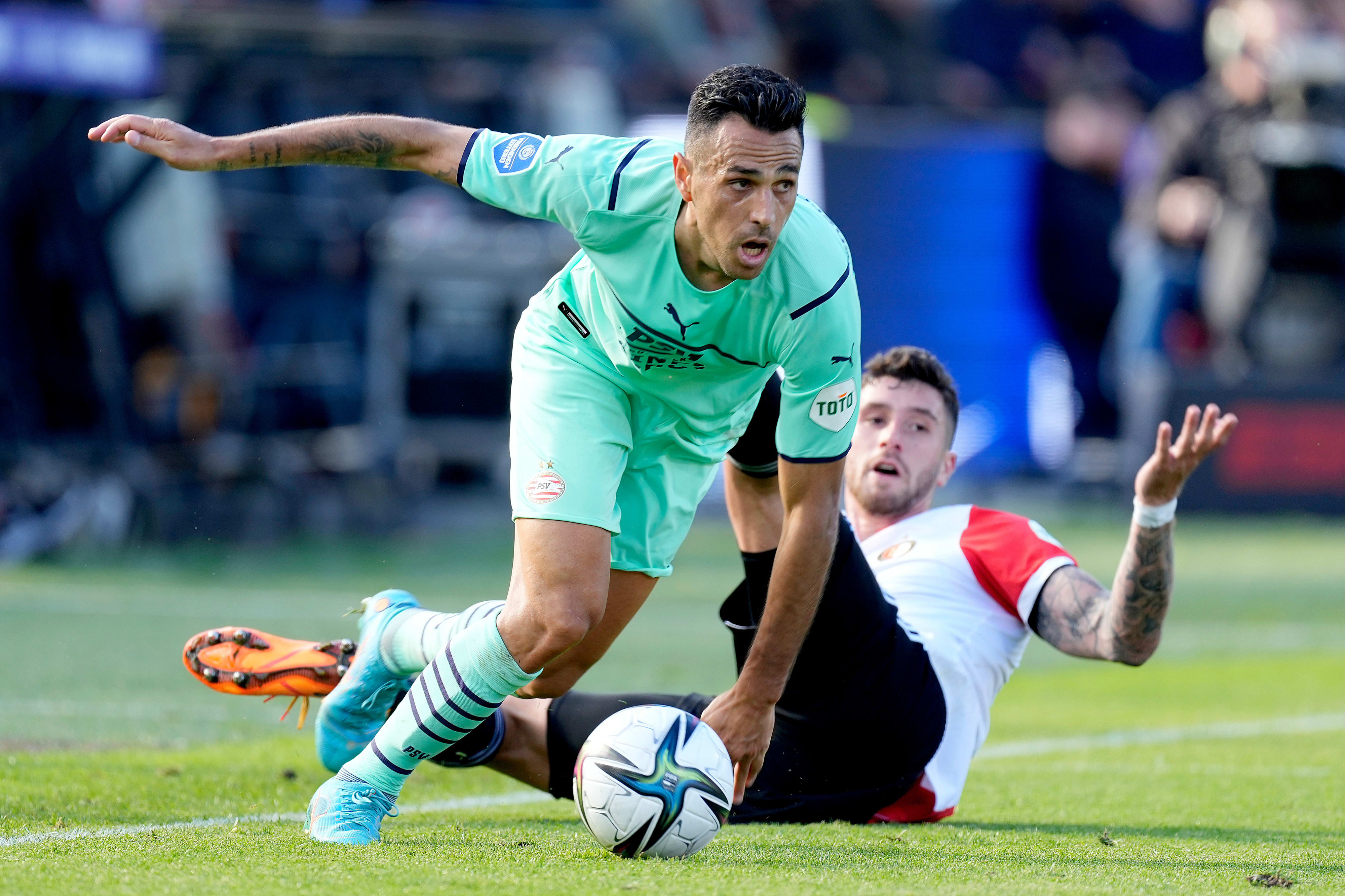 ערן זהבי שחקן פ.ס.וו איינדהובן