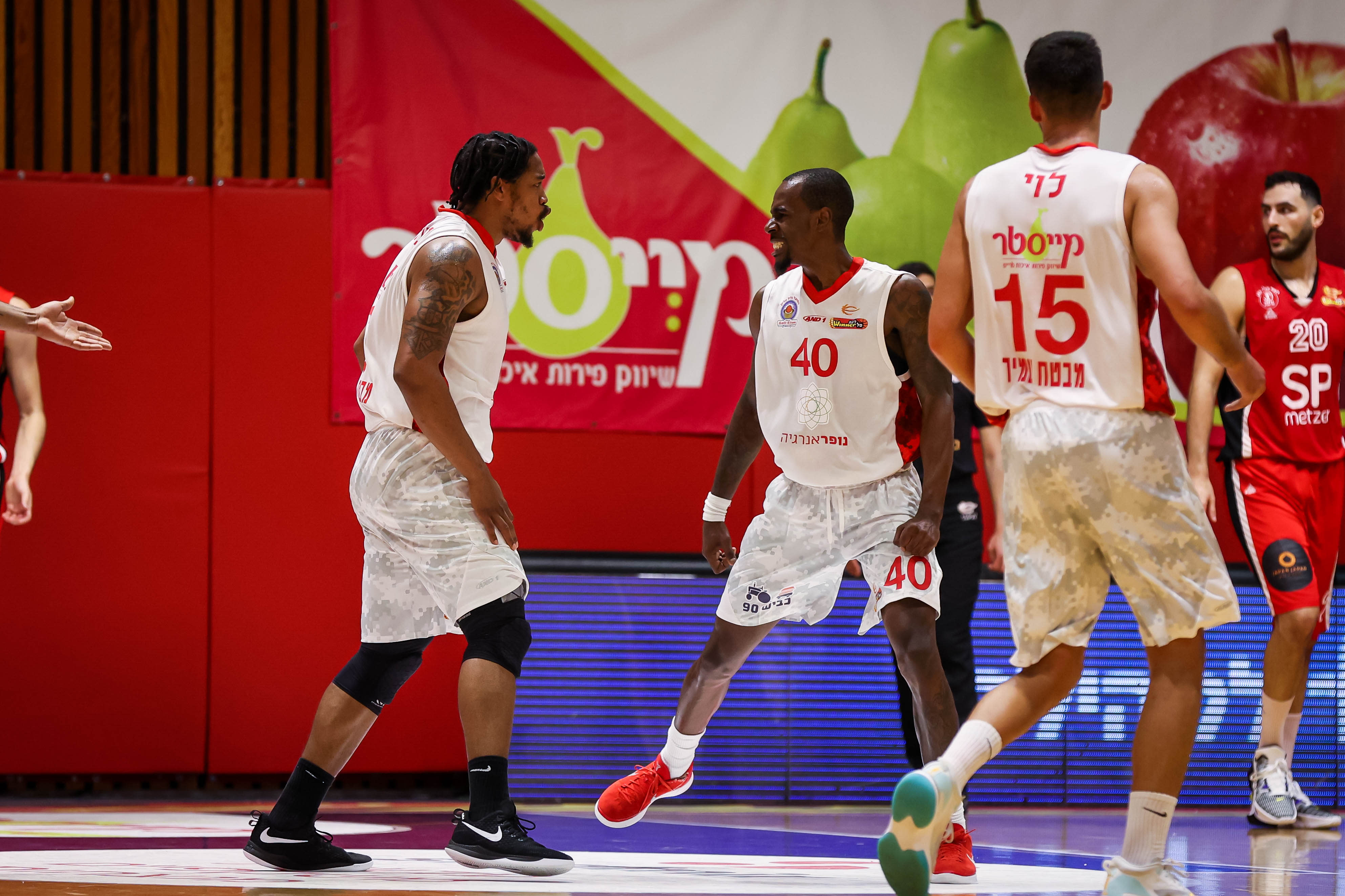 שחקני הפועל גליל עליון