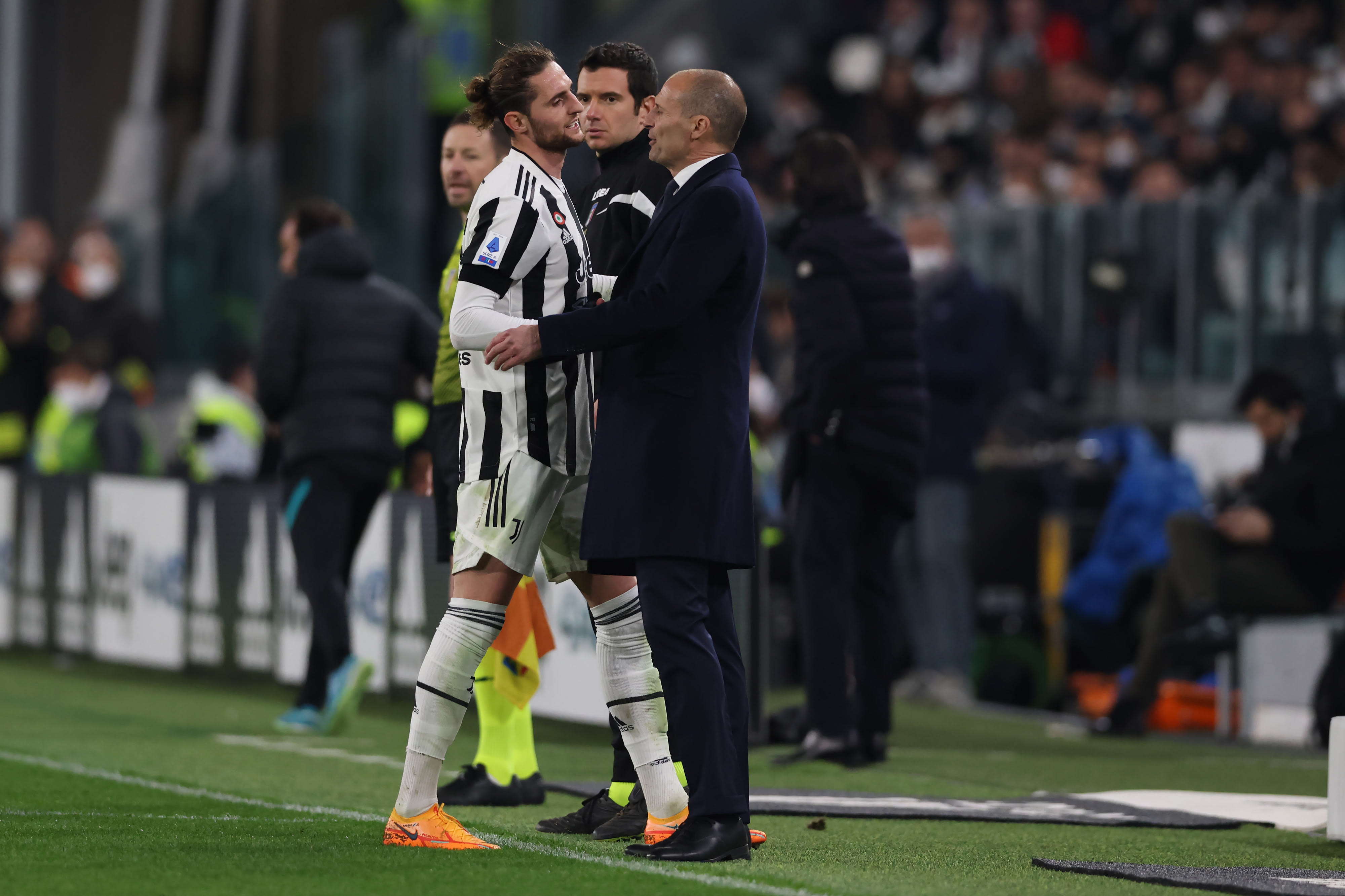 שחקן יובנטוס אדריאן ראביו עם מסימיליאנו אלגרי