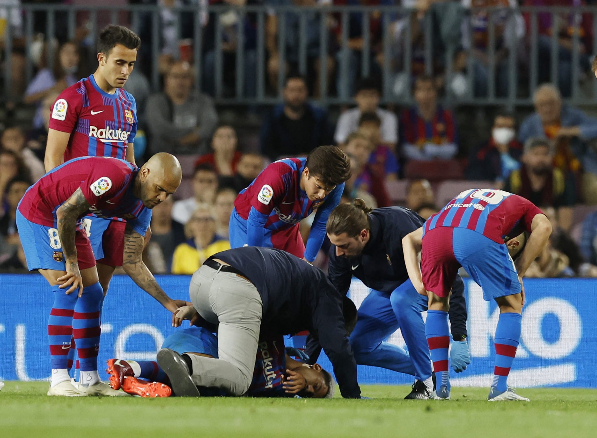 רונאלד אראוחו שחקן ברצלונה פצוע