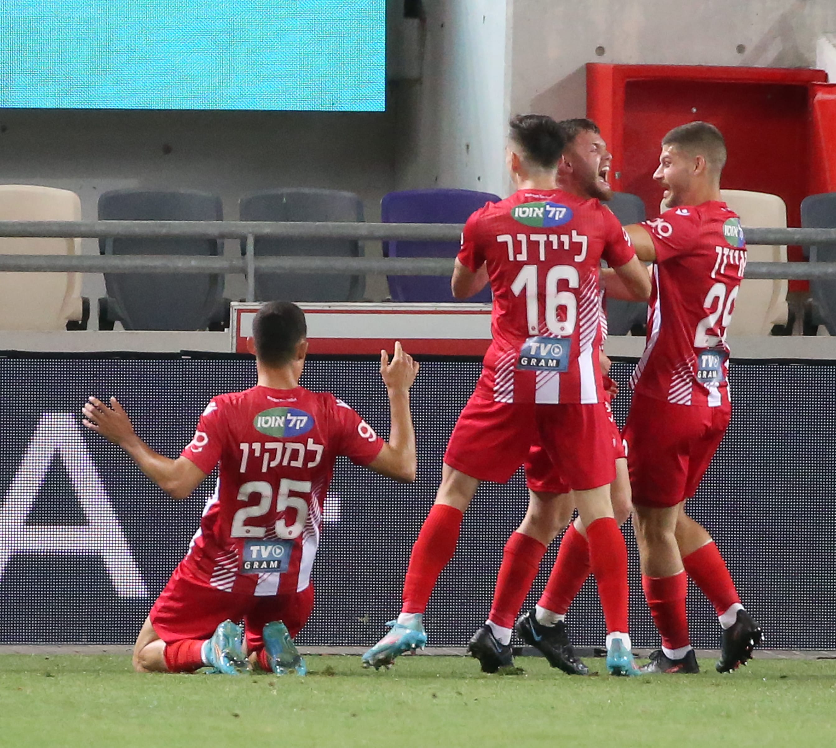 שחקני הפועל תל אביב, שי אייזן, דורון ליידנר, ליעד רמות, סתיו למקין