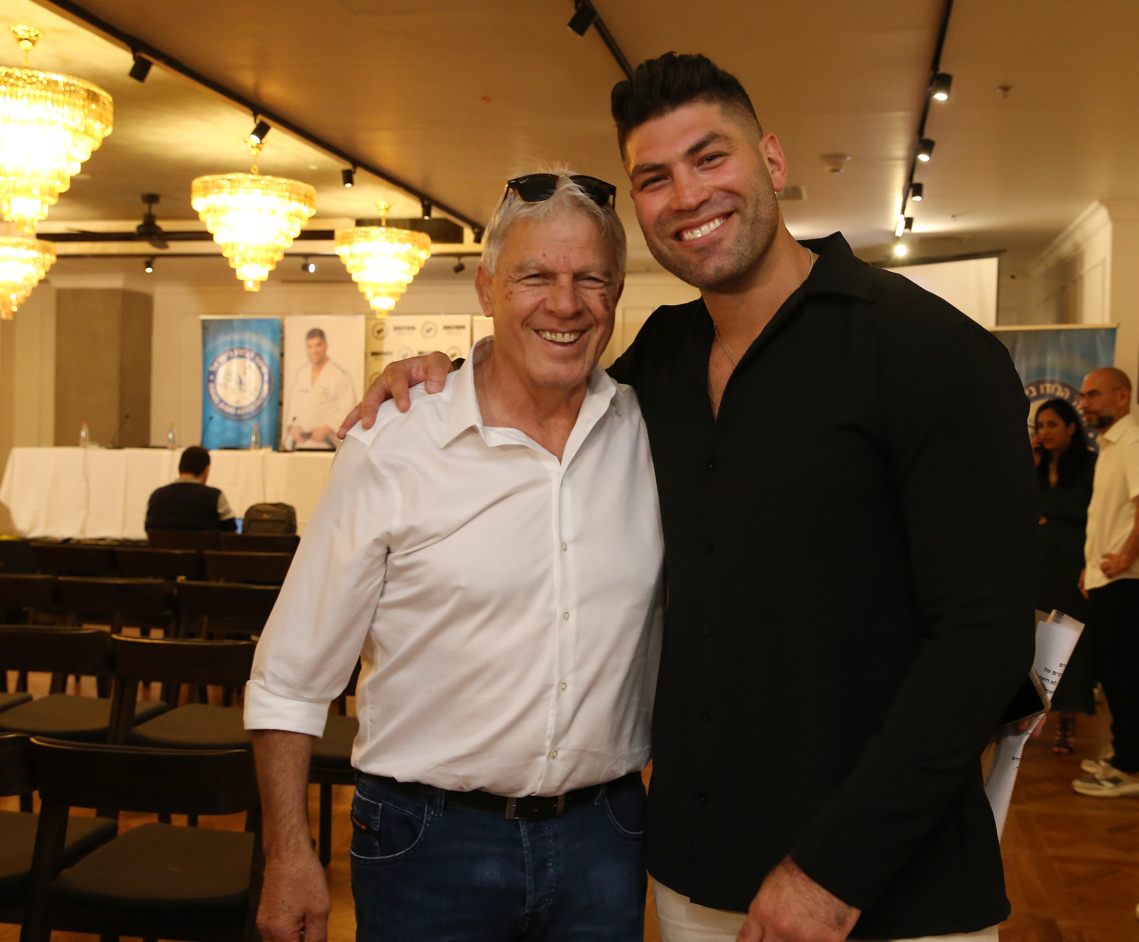 הג'ודאי אורי ששון לצד יושב הראש משה פונטי