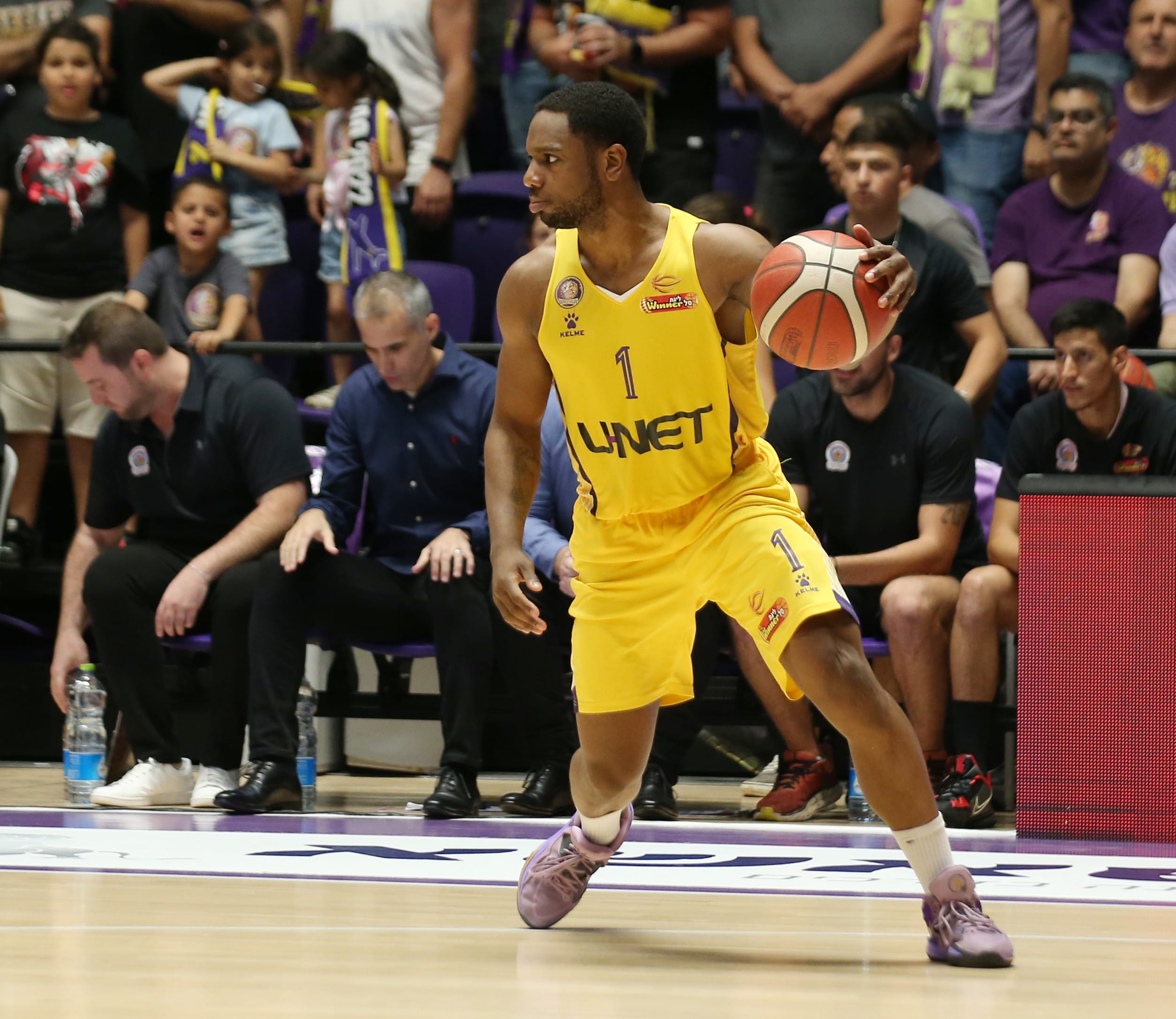 שחקן הפועל חולון ג'ו רגלנד