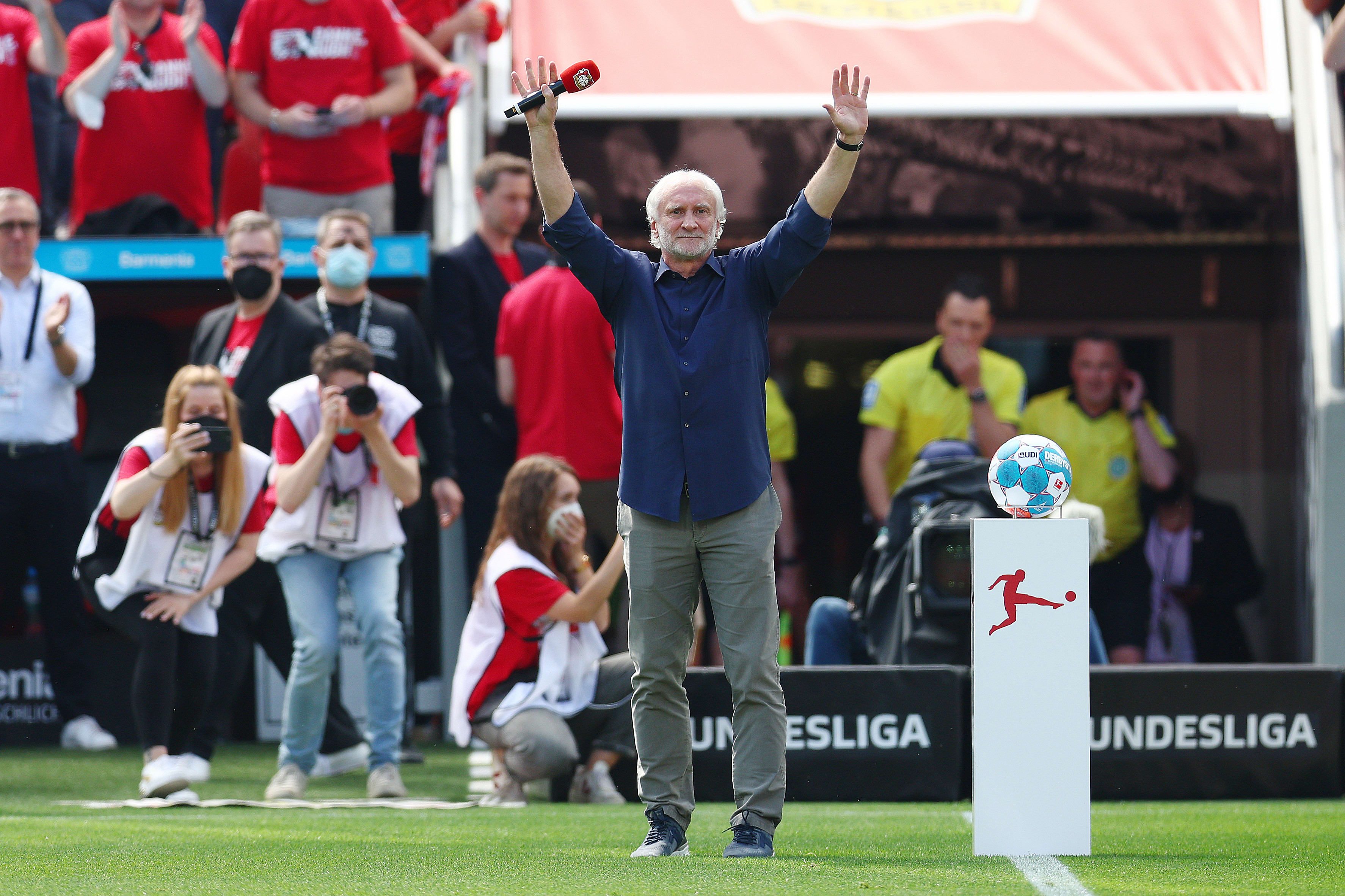 רודי פלר המנהל המקצועי של באייר לברקוזן
