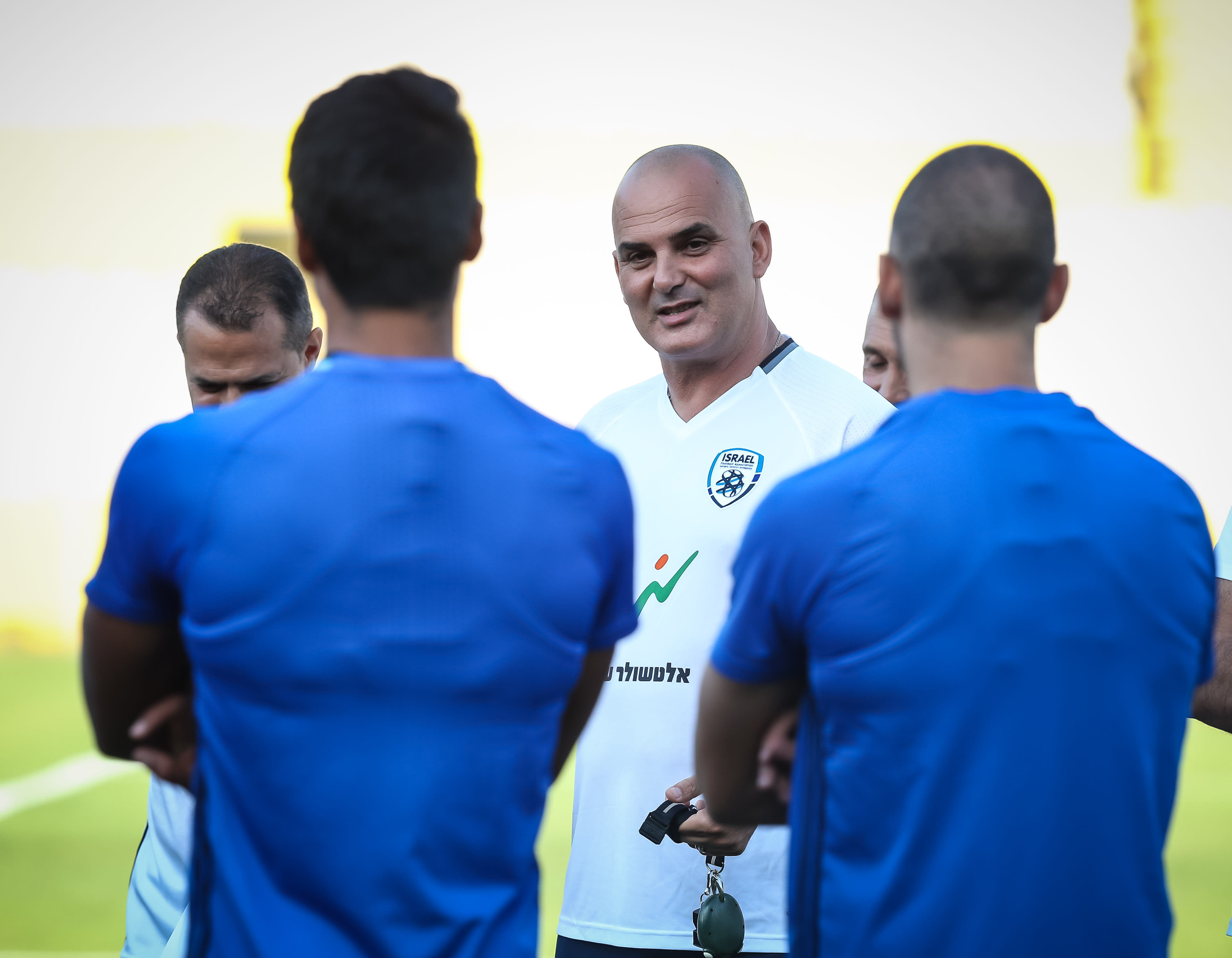 מאמנה הזמני של נבחרת ישראל אלון חזן