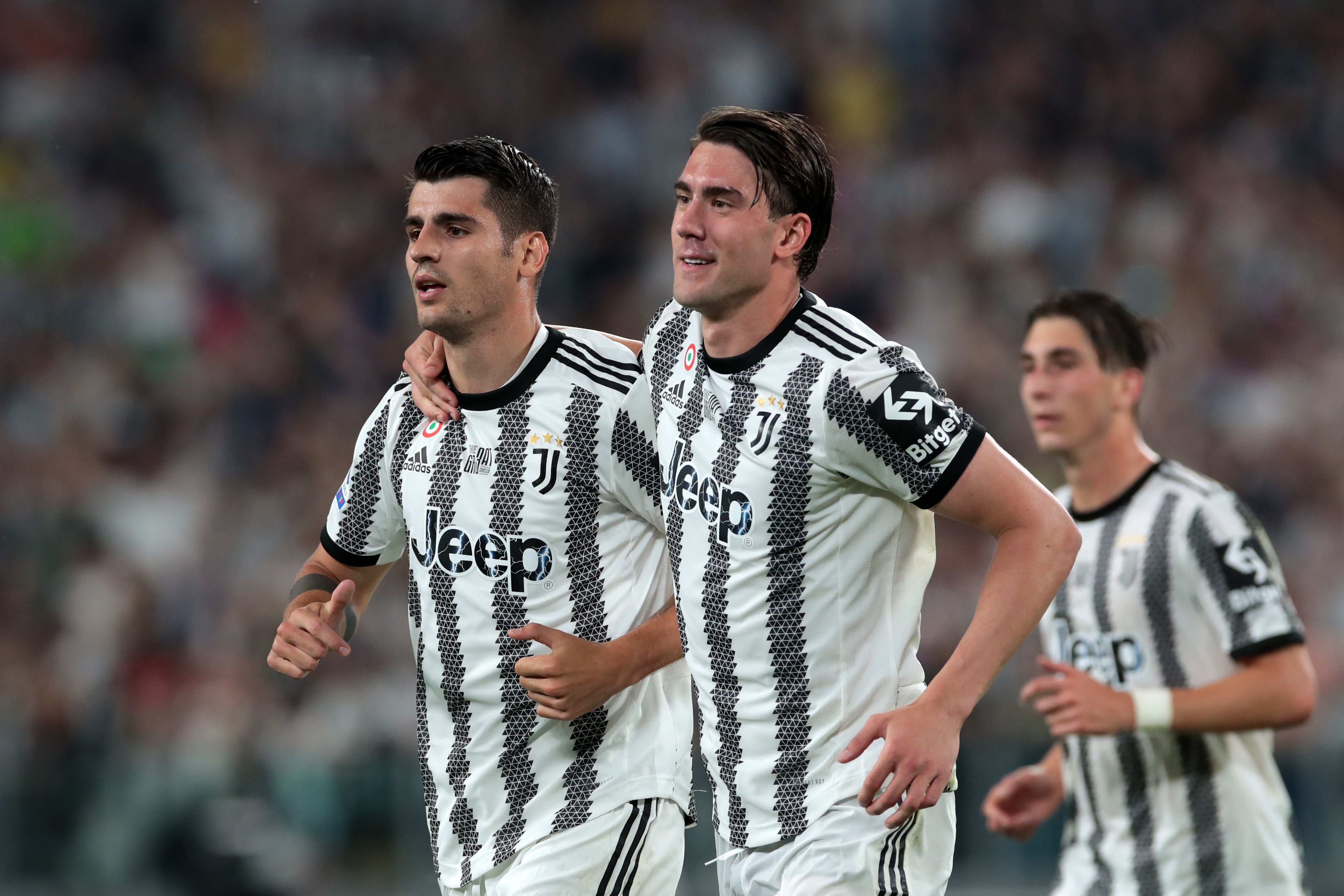 שחקן יובנטוס דושאן ולאחוביץ' חוגג עם אלברו מוראטה