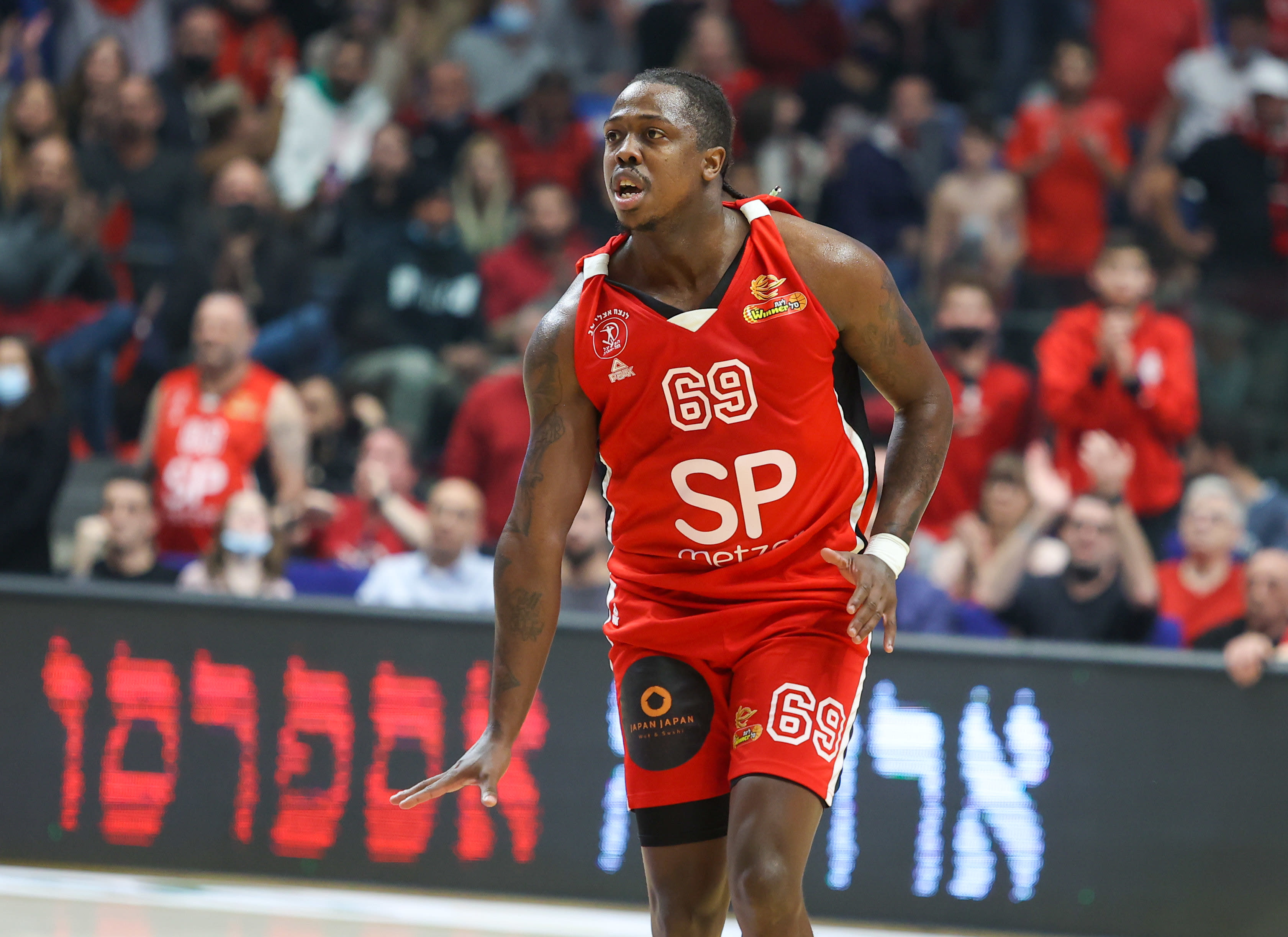 שחקן הפועל תל אביב ג'ייקובן בראון