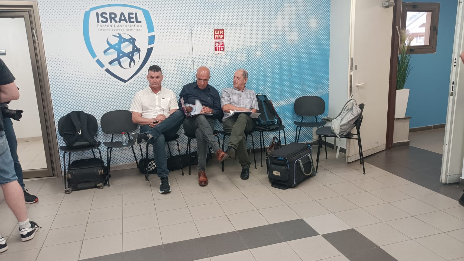 עו"ד יוסי גאייר, מנכ"ל בני סכנין חאלד (דוכי) קאסום ודובר המועדון מונדר חלאילה