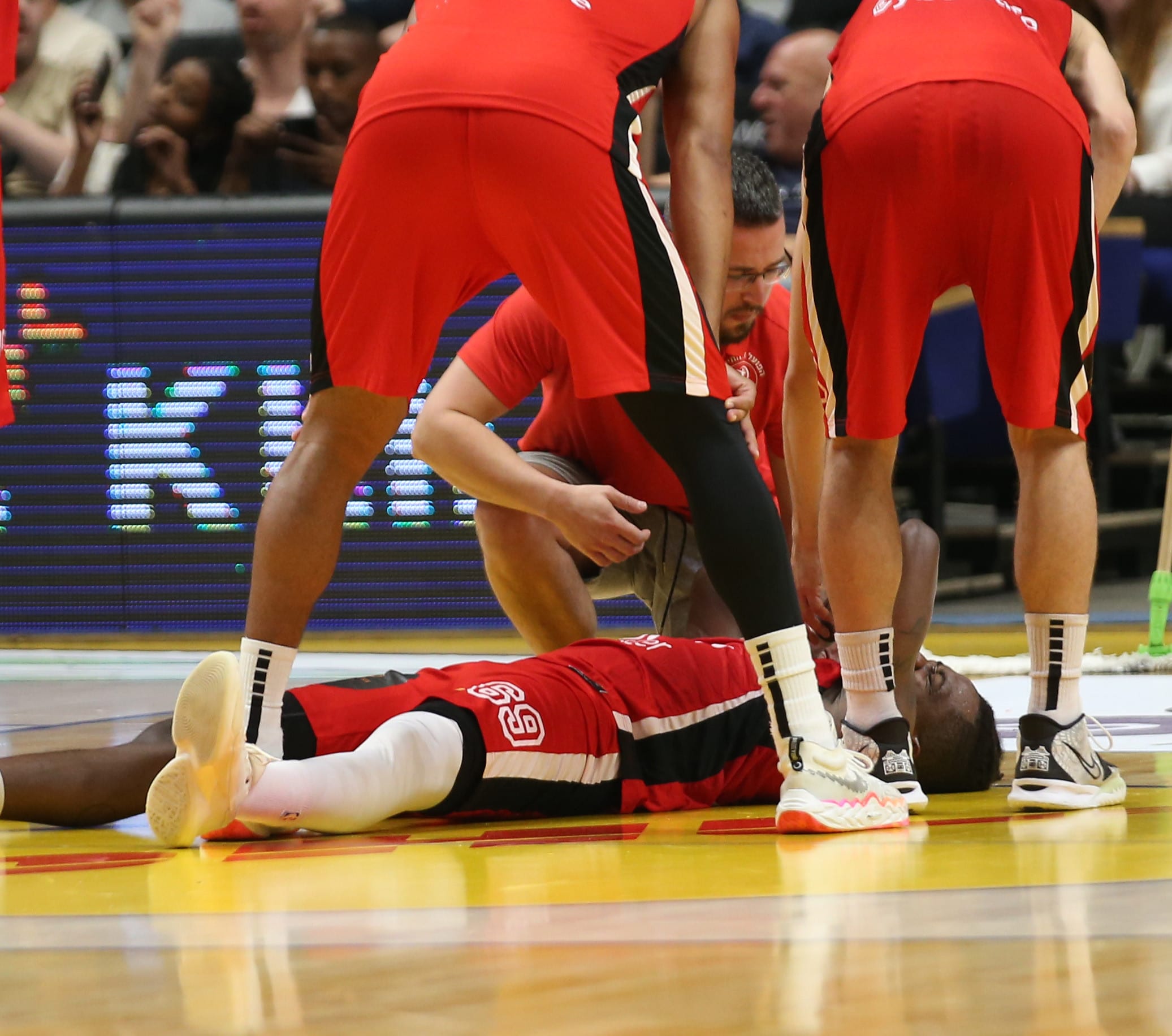 ג'ייקובן בראון, הפועל תל אביב