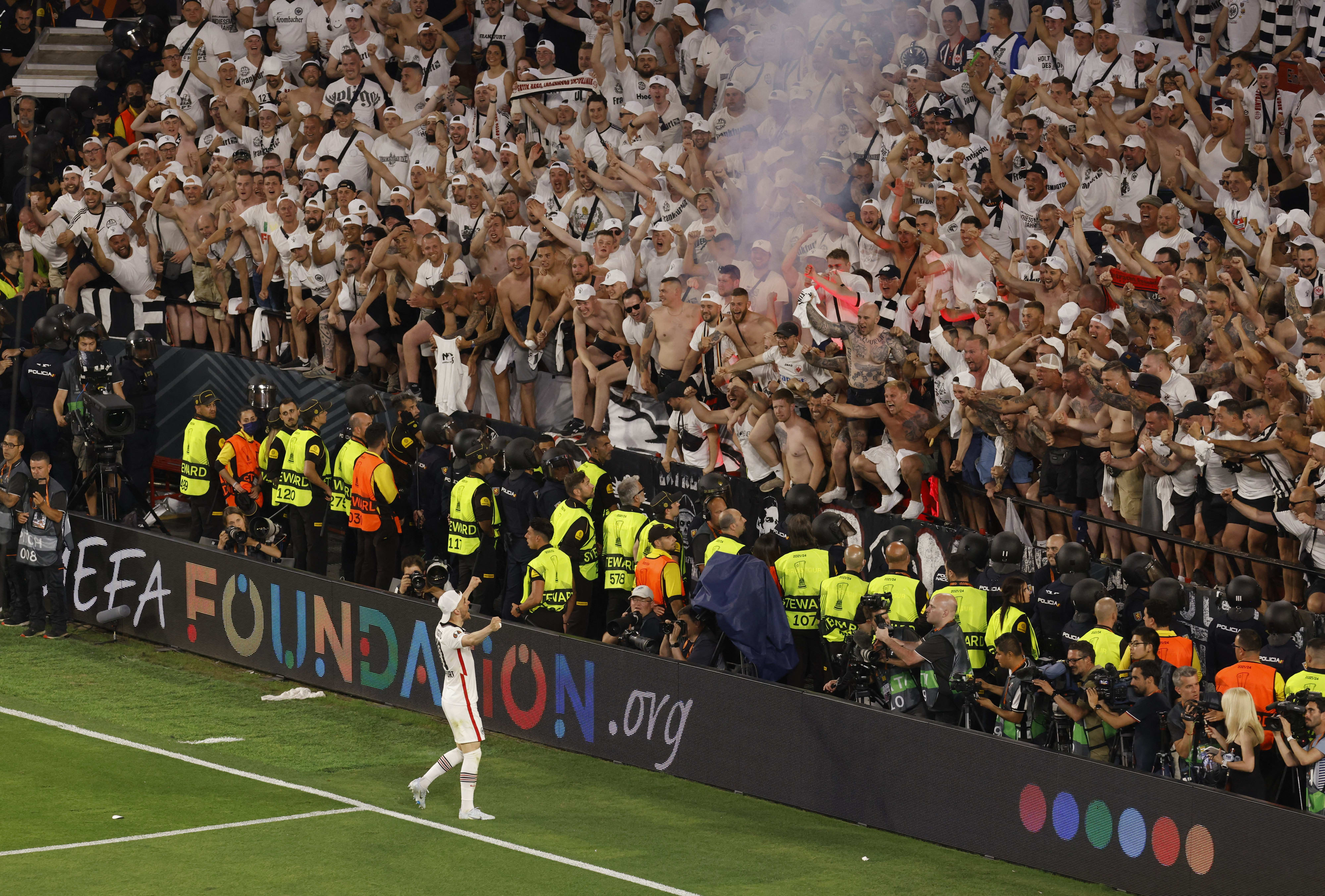 רפאל בורה שחקן איינטרכט פרנקפורט