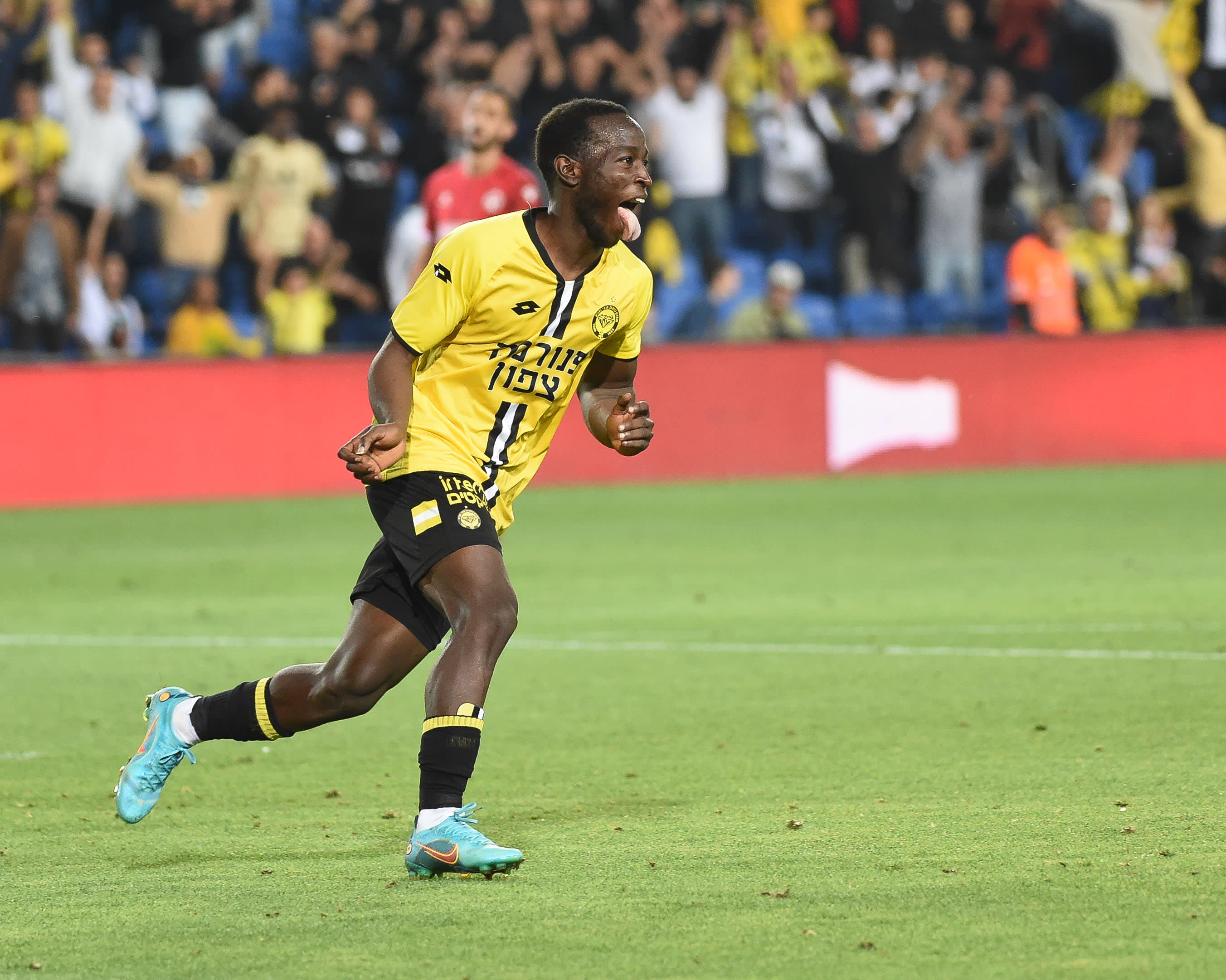 שחקן מכבי נתניה פארפה גיאגון