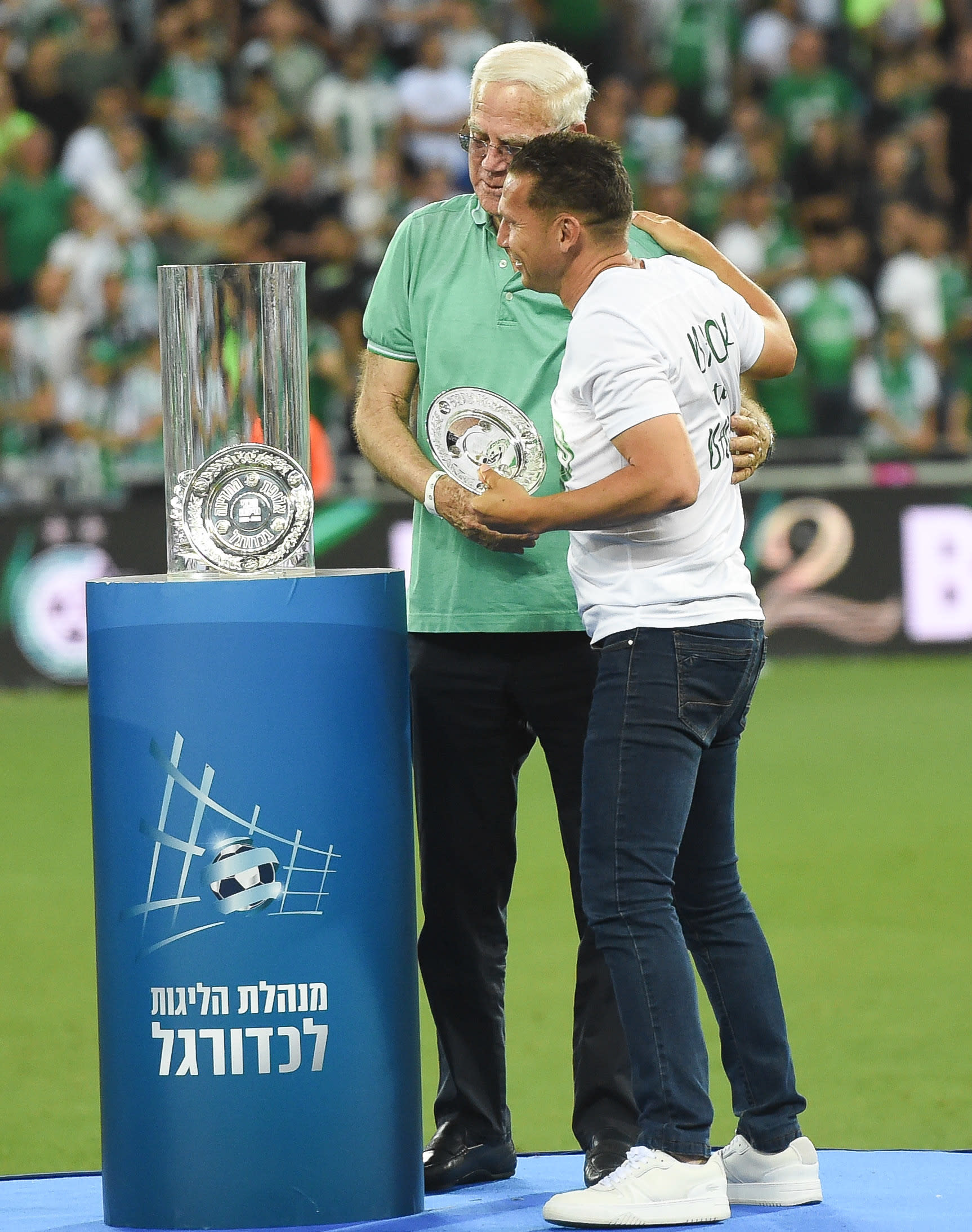 מאמן מכבי חיפה ברק בכר עם יעקב שחר