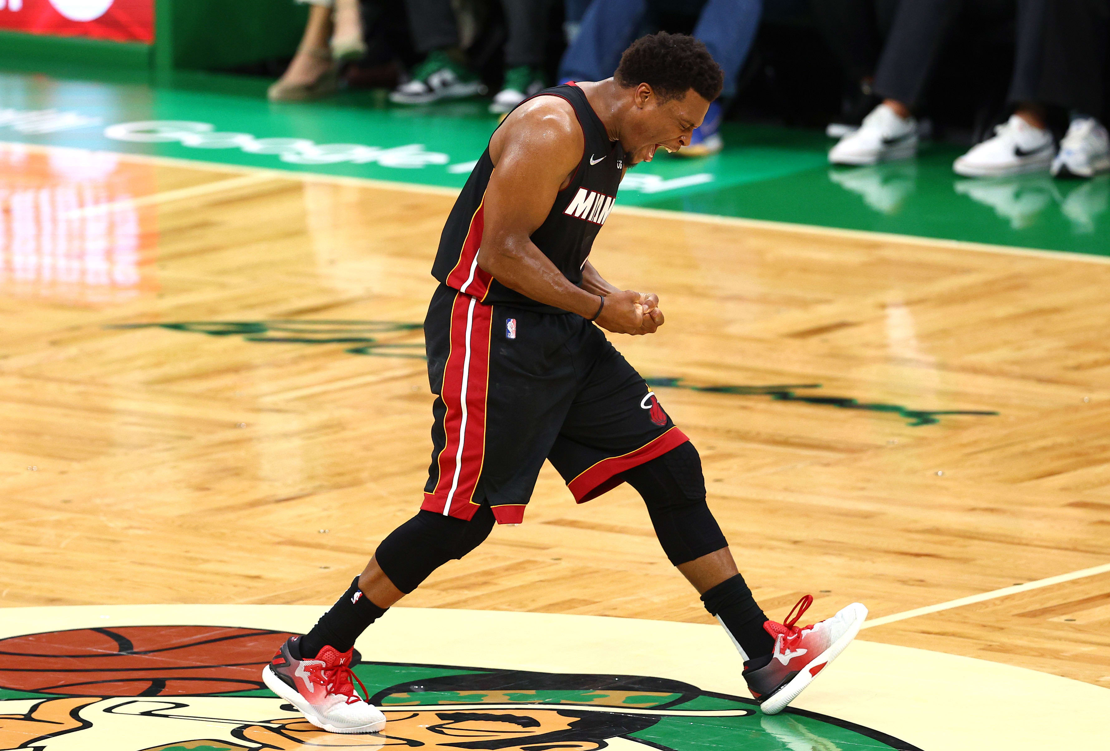 שחקן מיאמי היט, קייל לאורי, חוגג