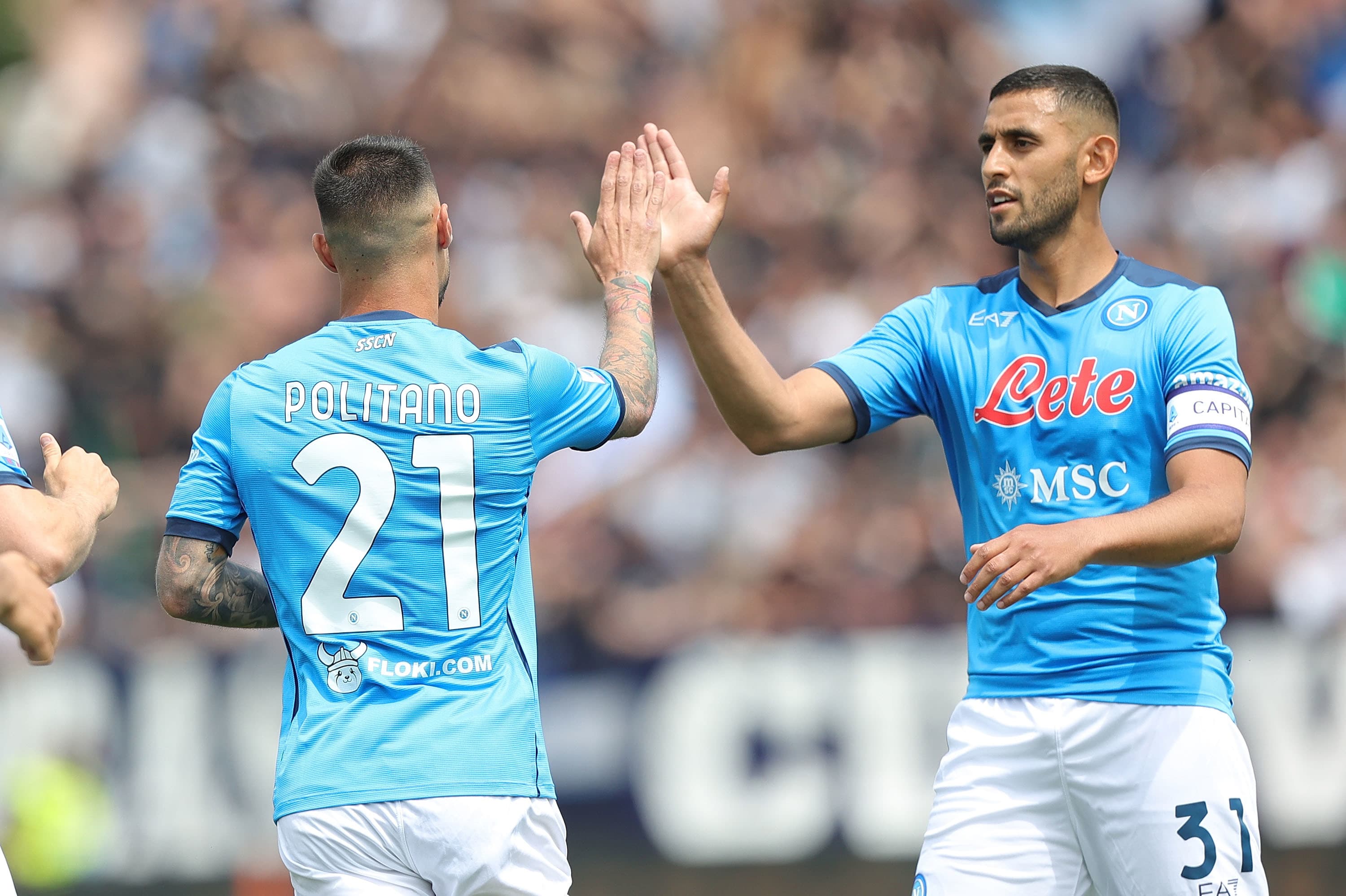 שחקן נאפולי מתאו פוליטנו עם פאוזי גולאם