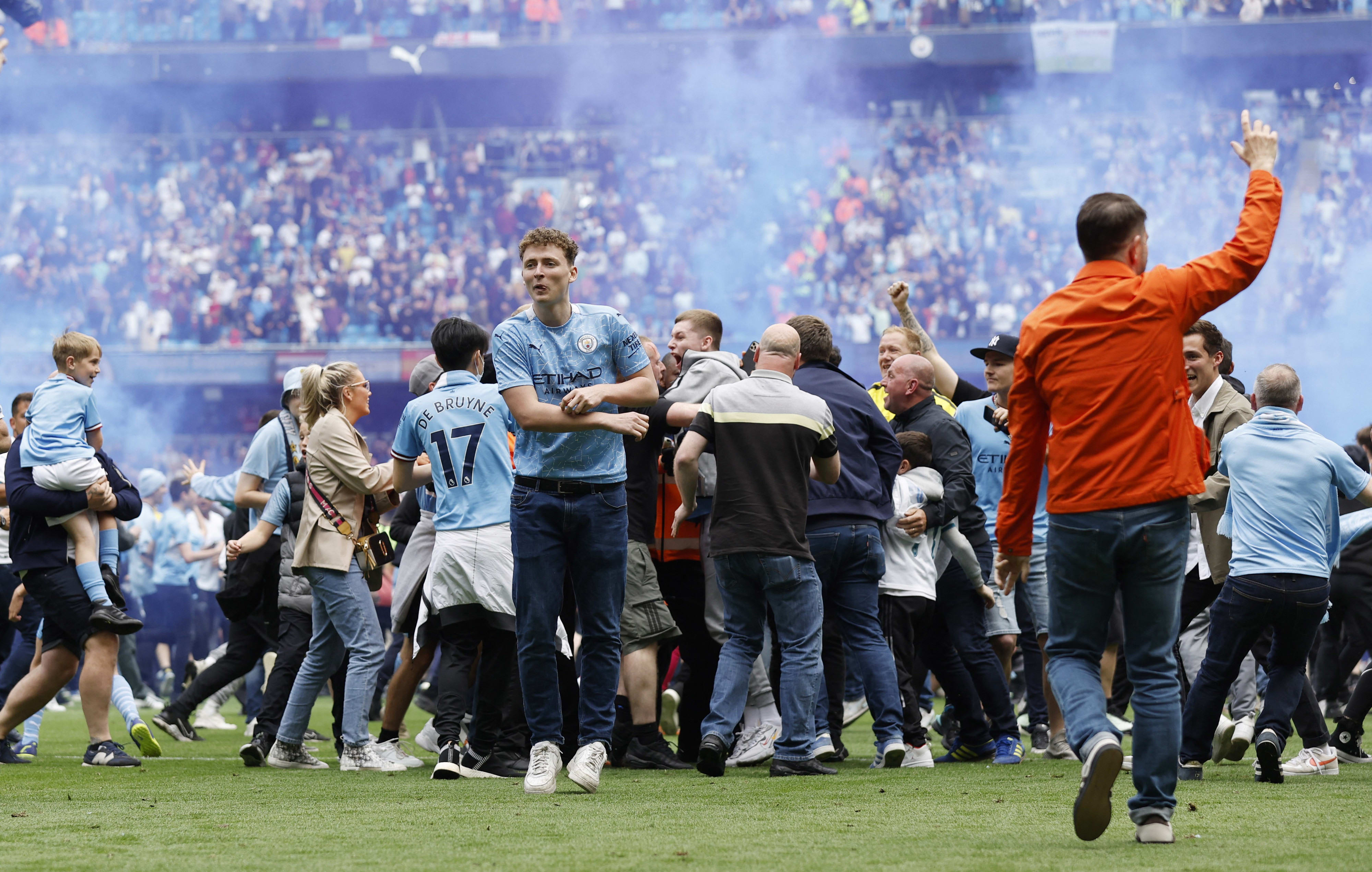 אוהדי מנצ'סטר סיטי חוגגים